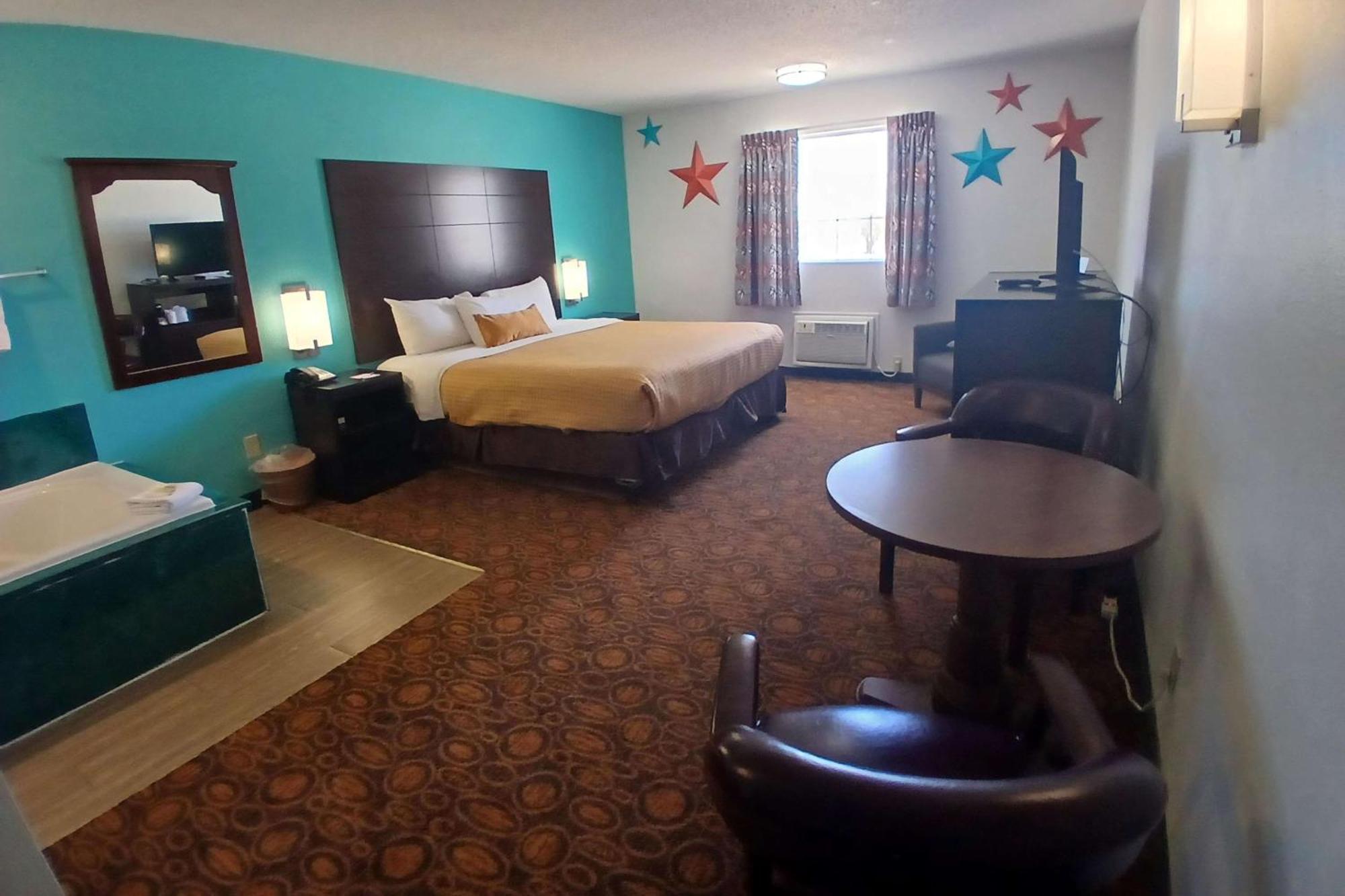 King Room Jetted Tub Exterior Corridor Non-Smoking