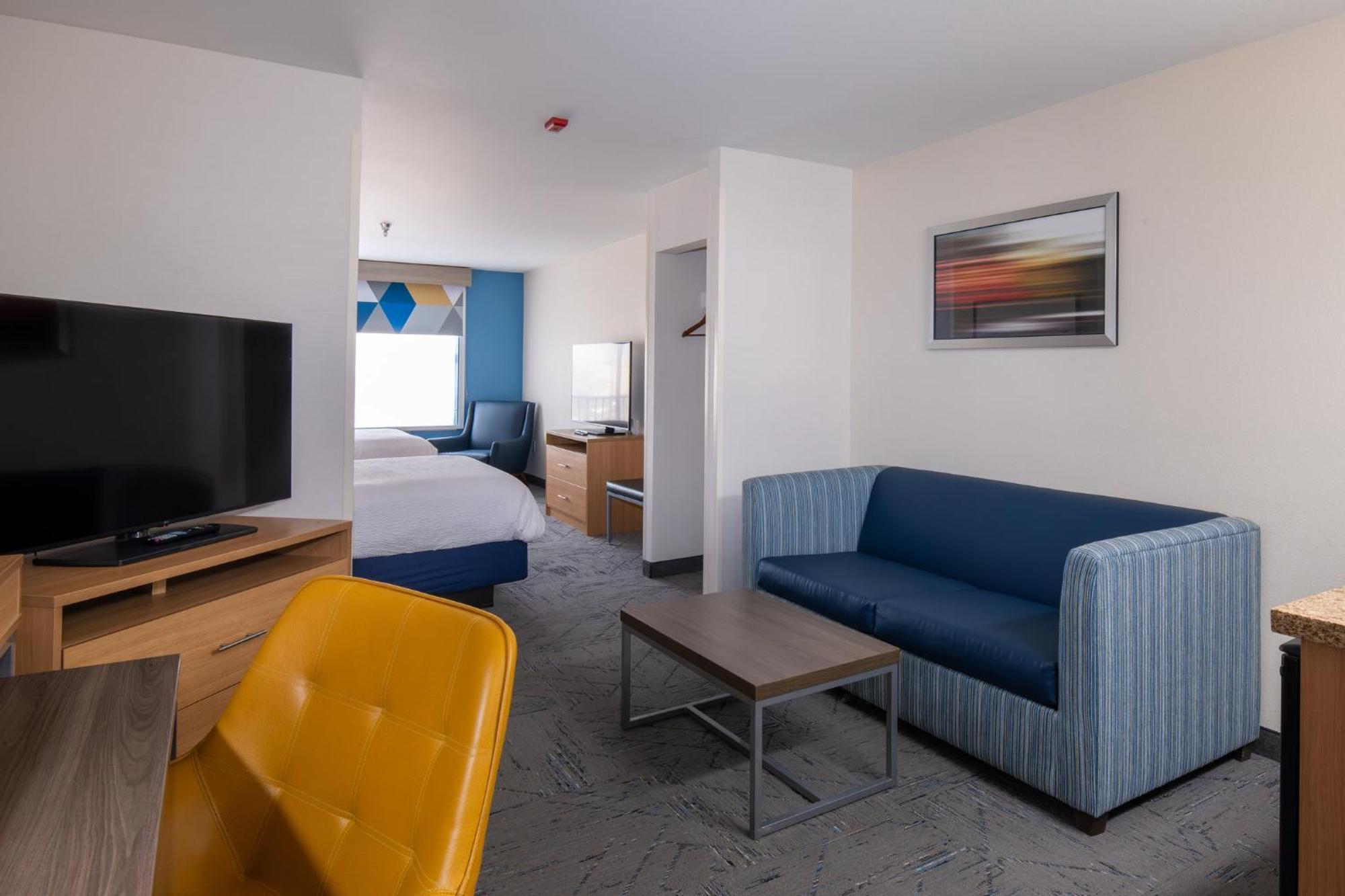 Queen Suite with Two Queen Beds