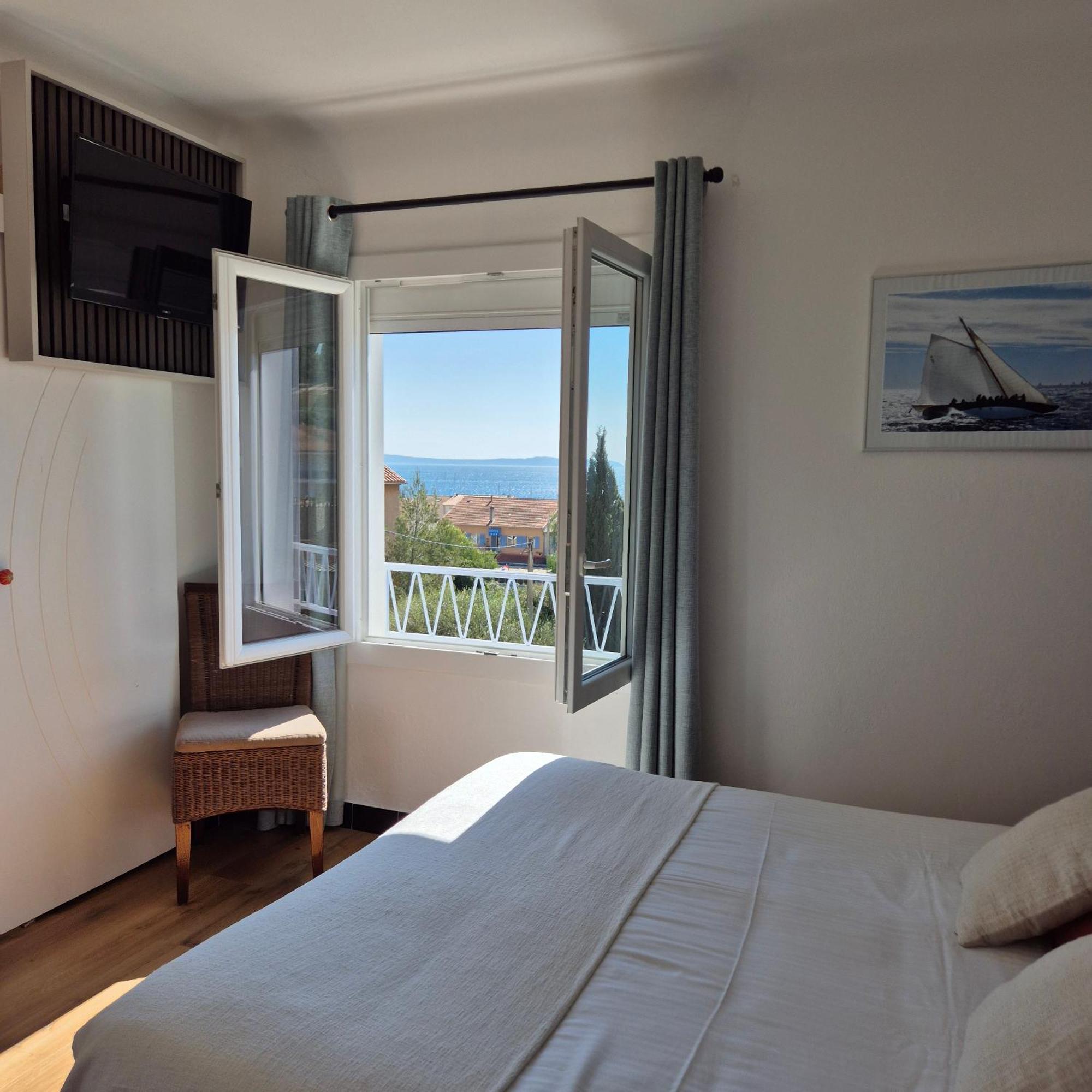 Queen Room Sea View,1664657840:JPEG