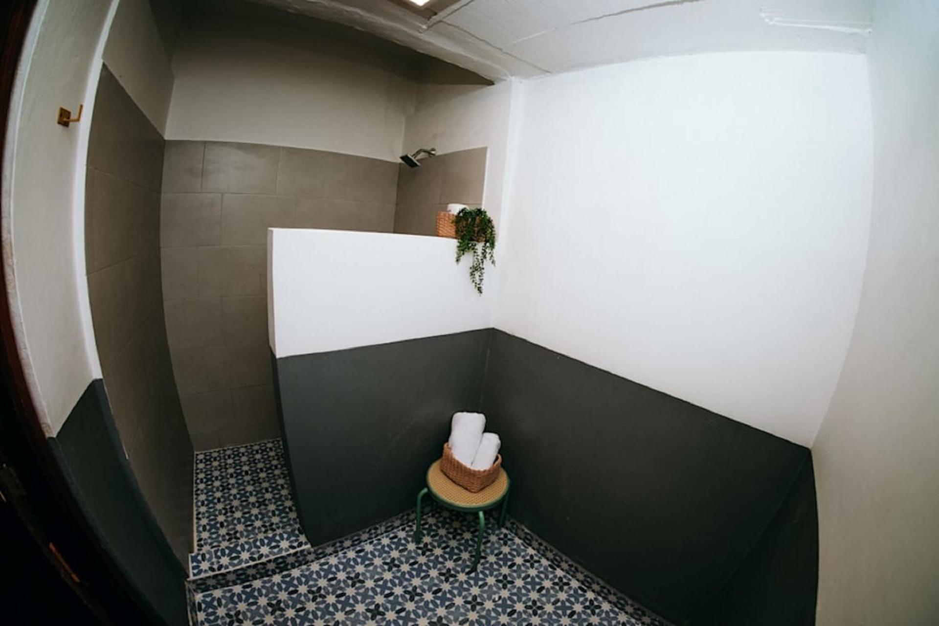 Twin Room,1664659626:JPEG