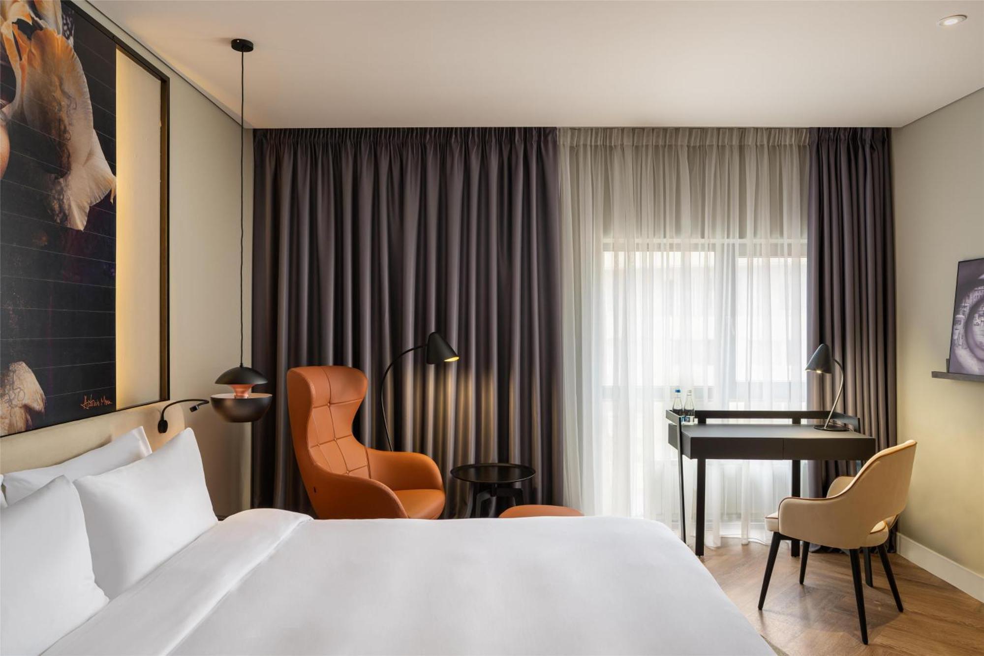Executive Room Lounge Access