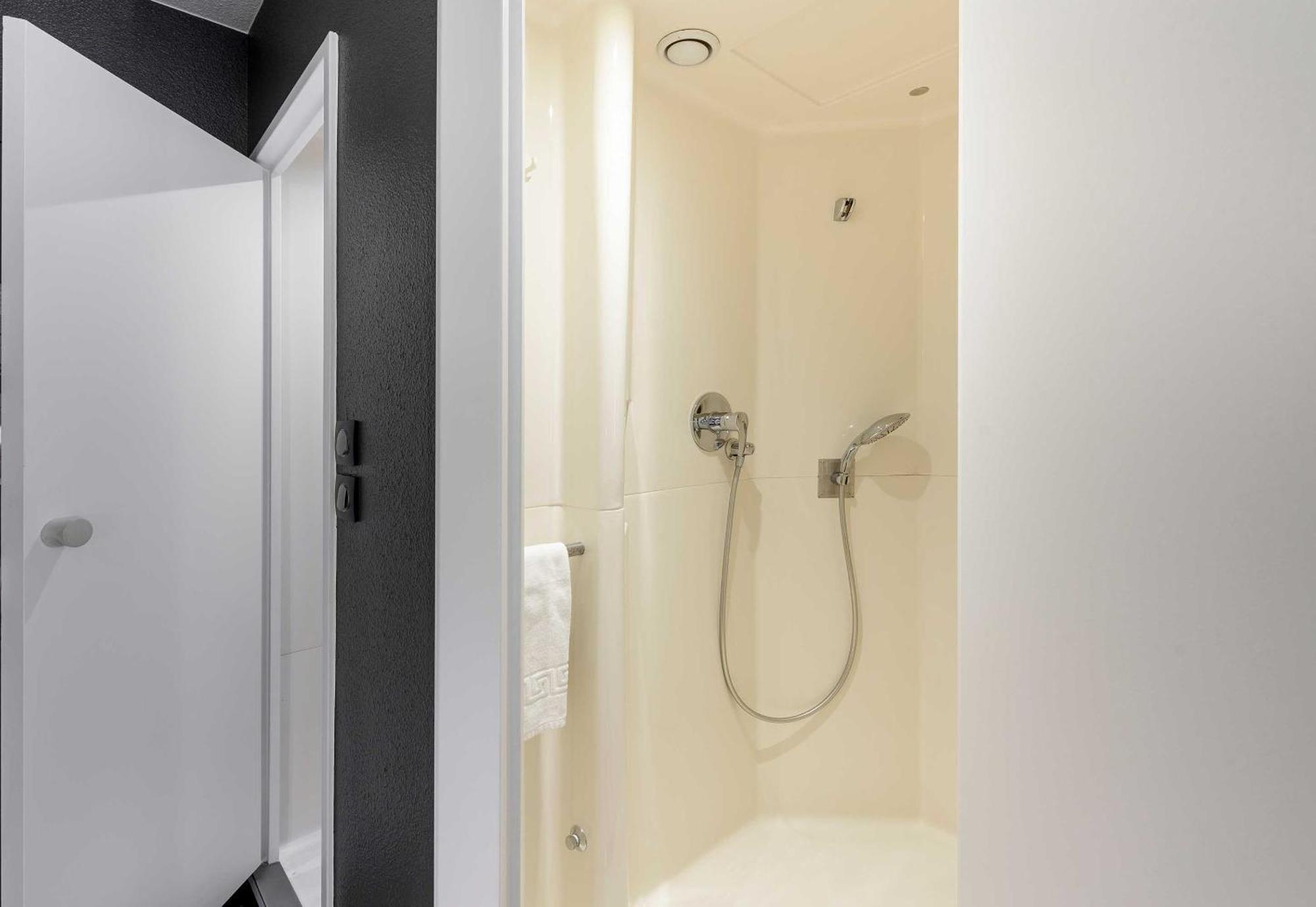 Chambre Double - Accessible aux Personnes à Mobilité Réduite