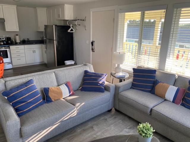 Two Queen Suite Sofa bed Kitchenette