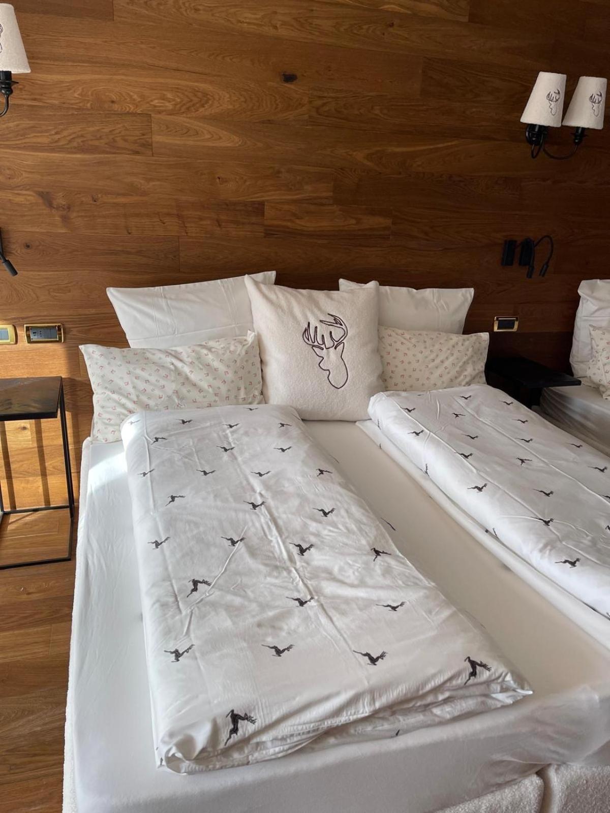 Dreibettzimmer mit Bad