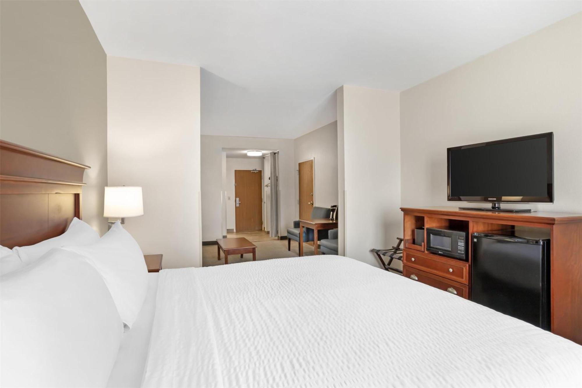 Deluxe King Room - Non-Smoking