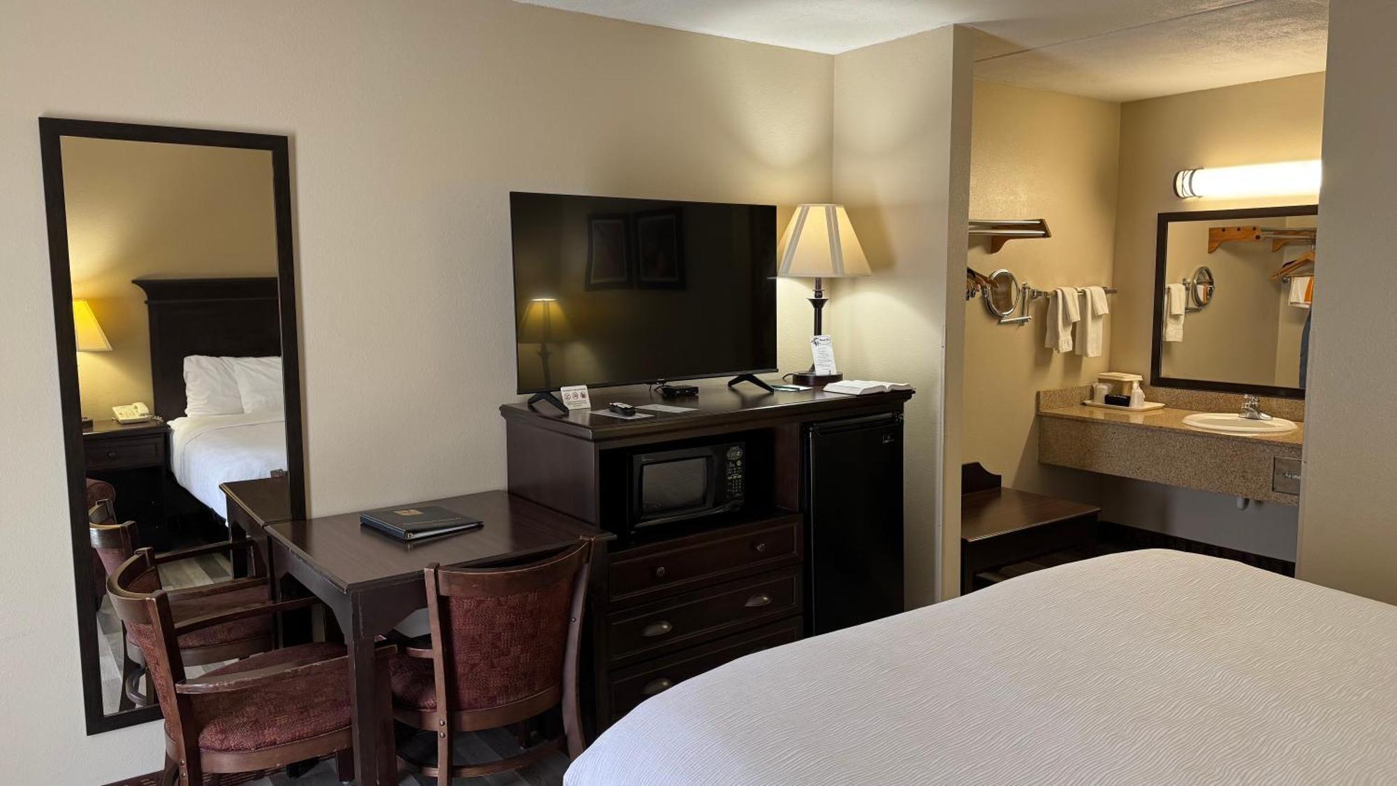 King Room Hearing Accessible Accessible or Non-Smoking,1666665731:JPEG