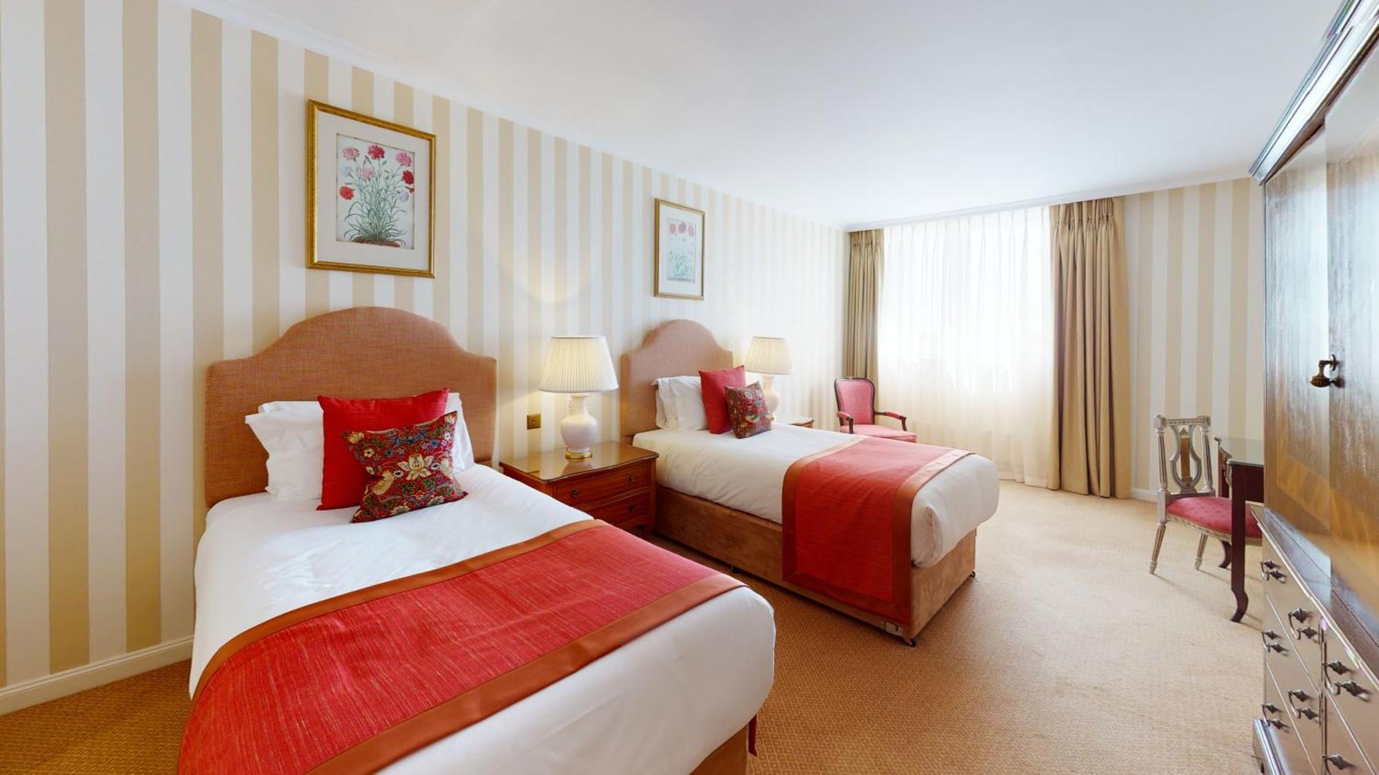 Deluxe Two-Bedroom Apartment