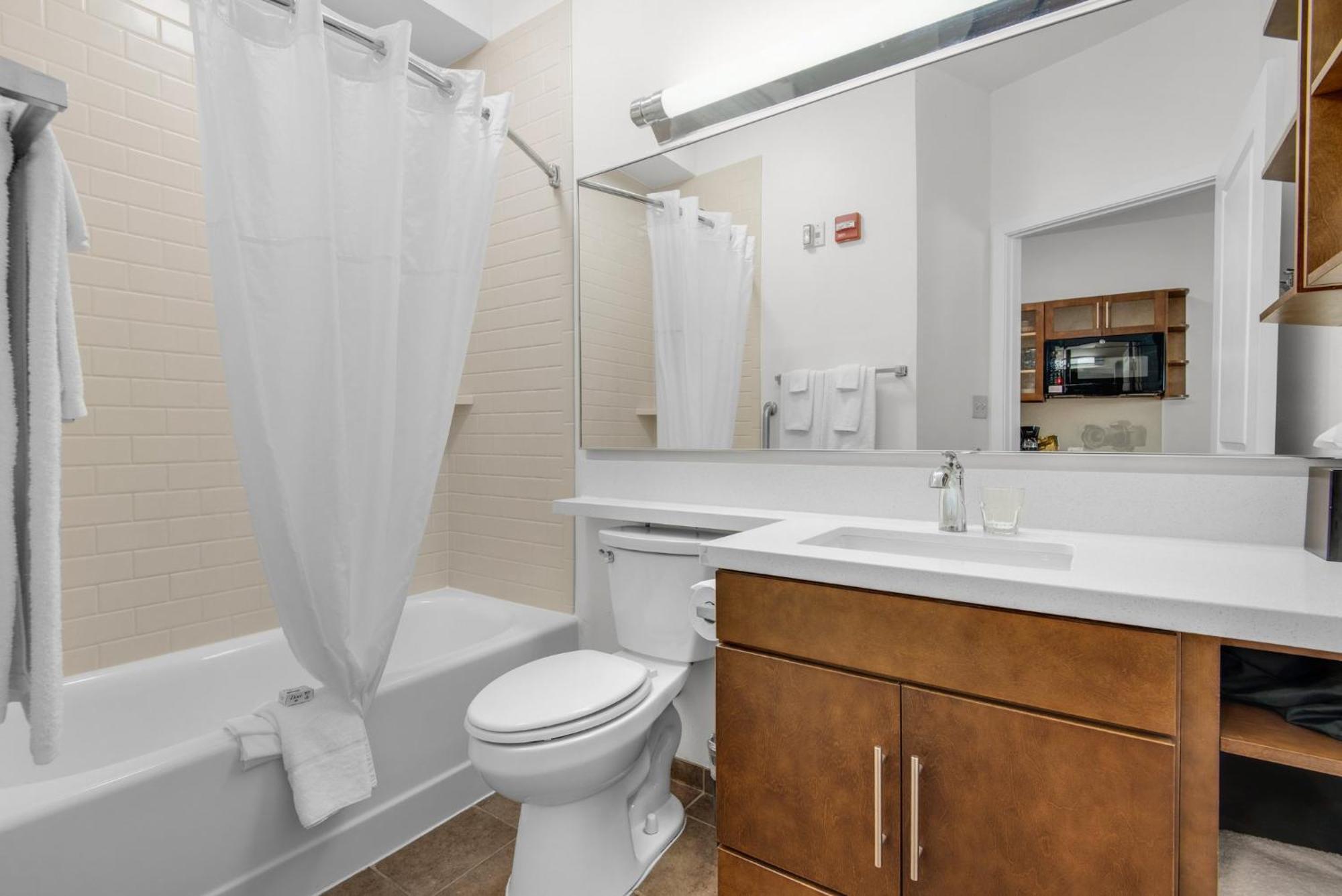 Queen Studio Suite