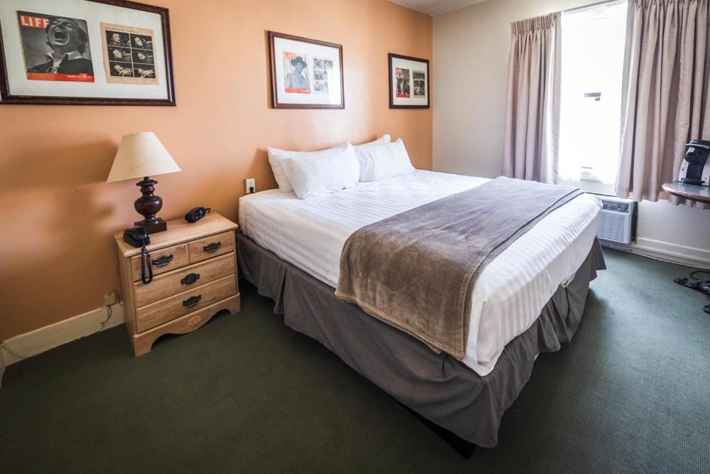 Standard King Room