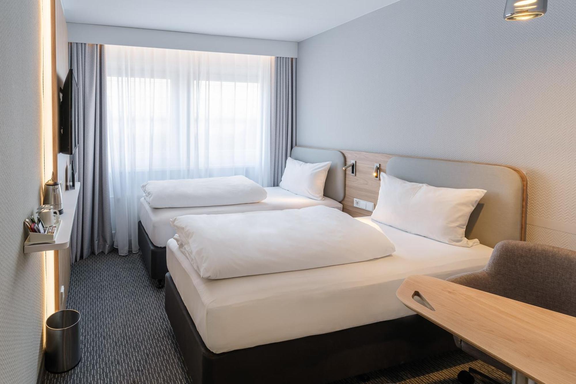 Standard Twin Room Two Twin Beds