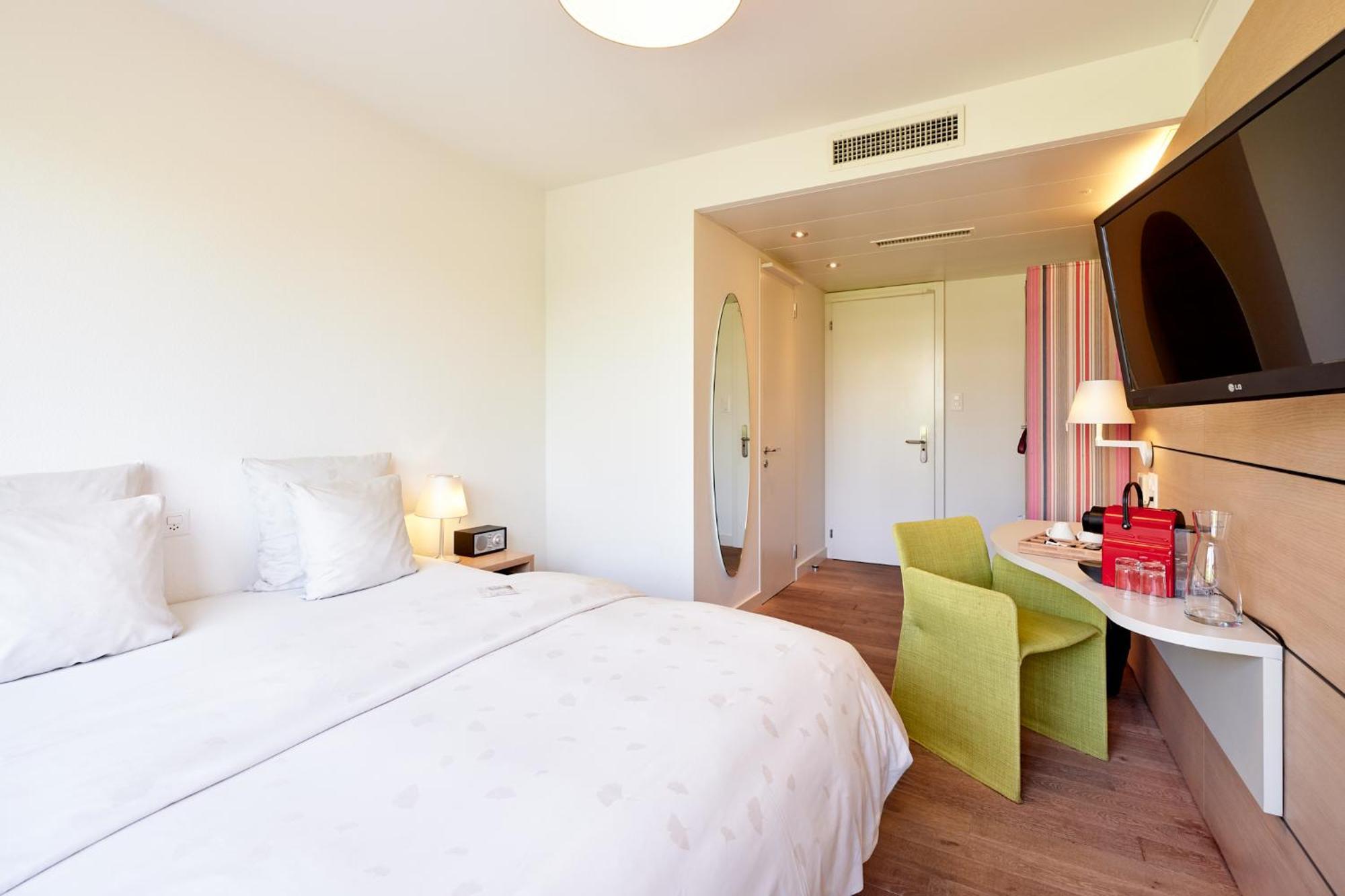 Standard Charming Room