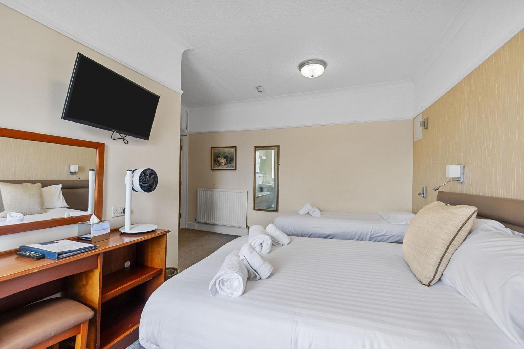 Triple Room,1668054121:JPEG
