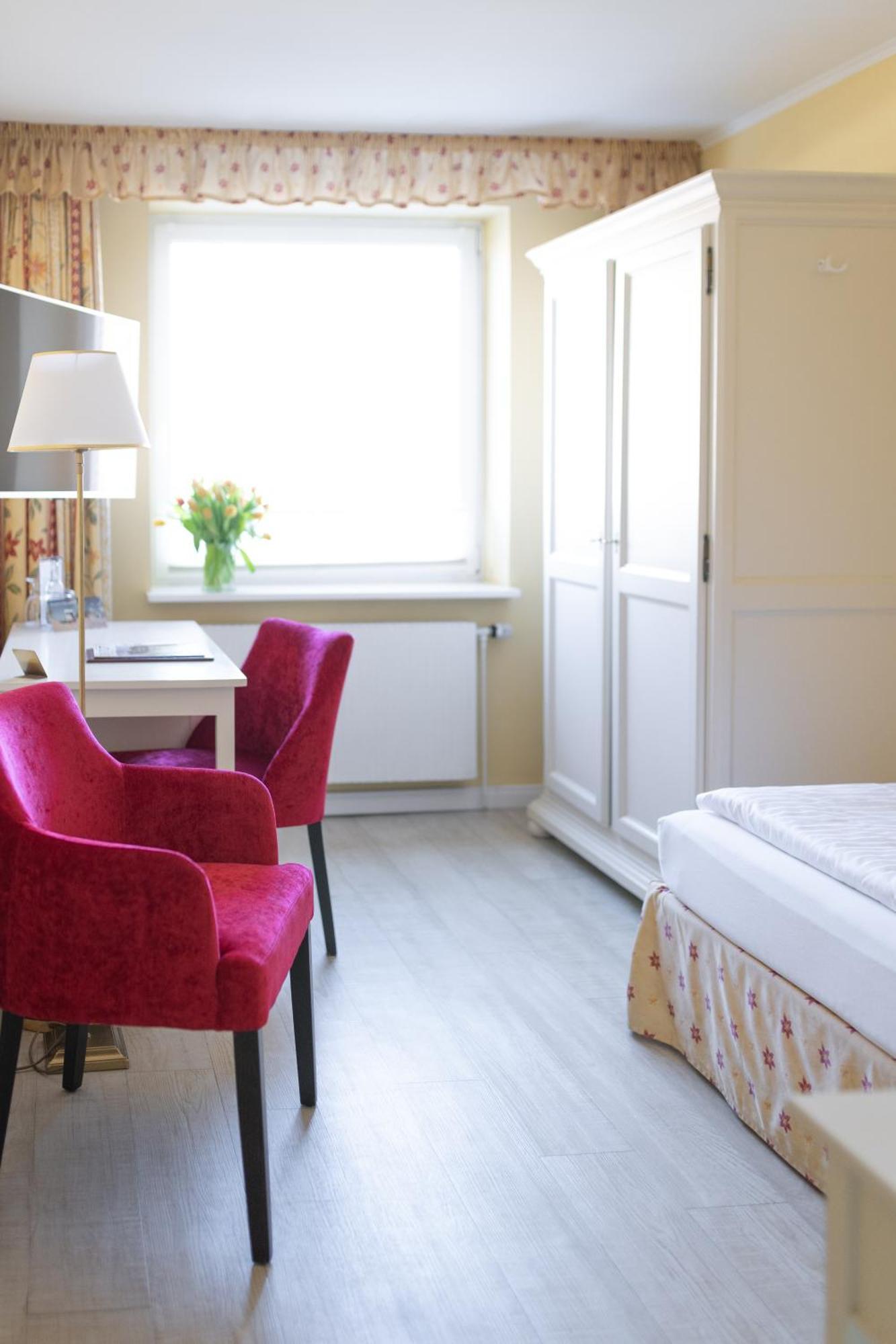 Single Room,1668054178:JPEG