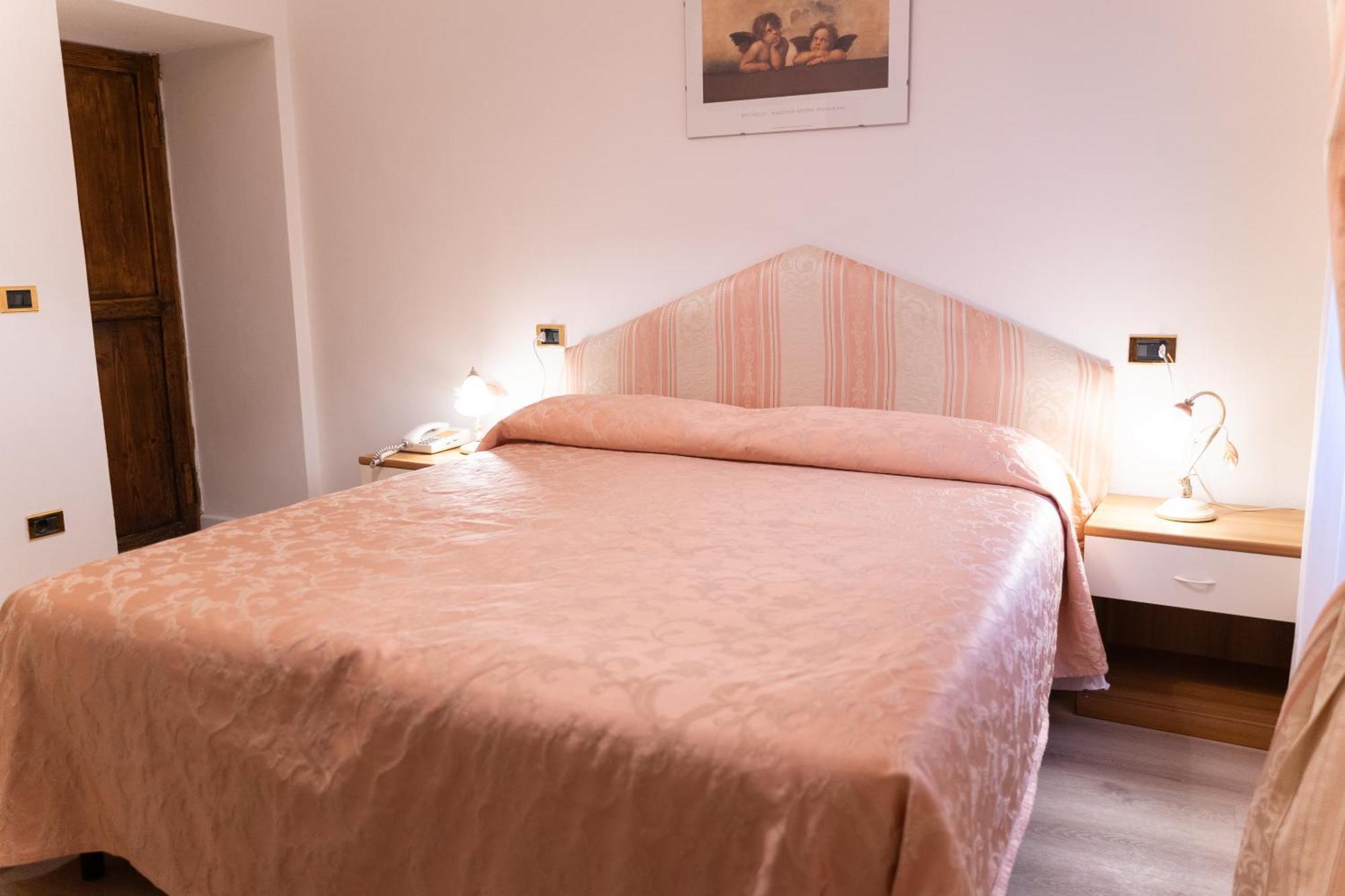 Standard Double or Twin Room Garden View