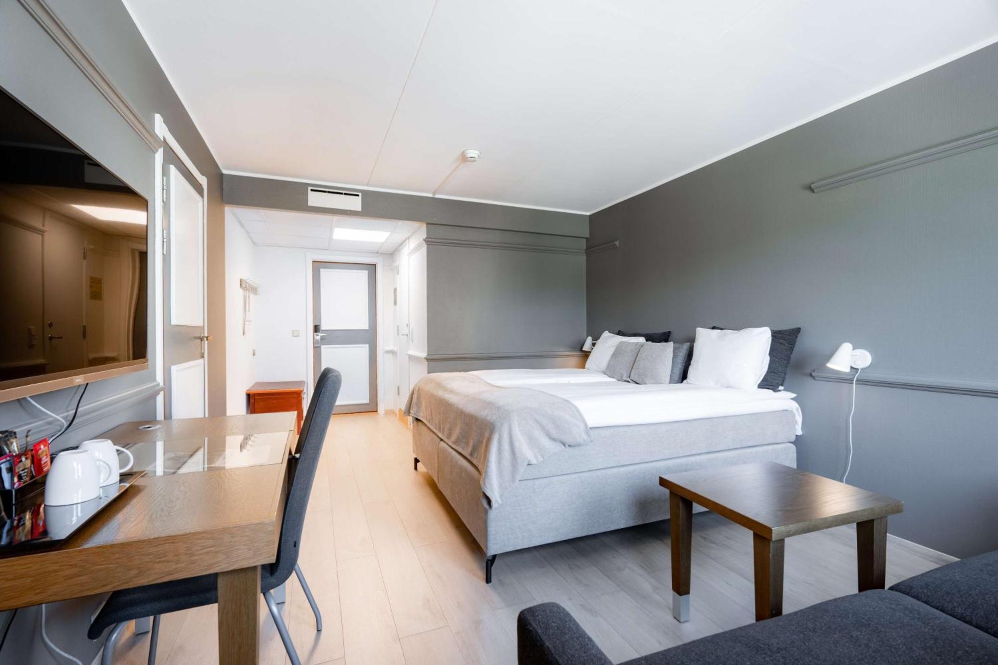 Superior King Room