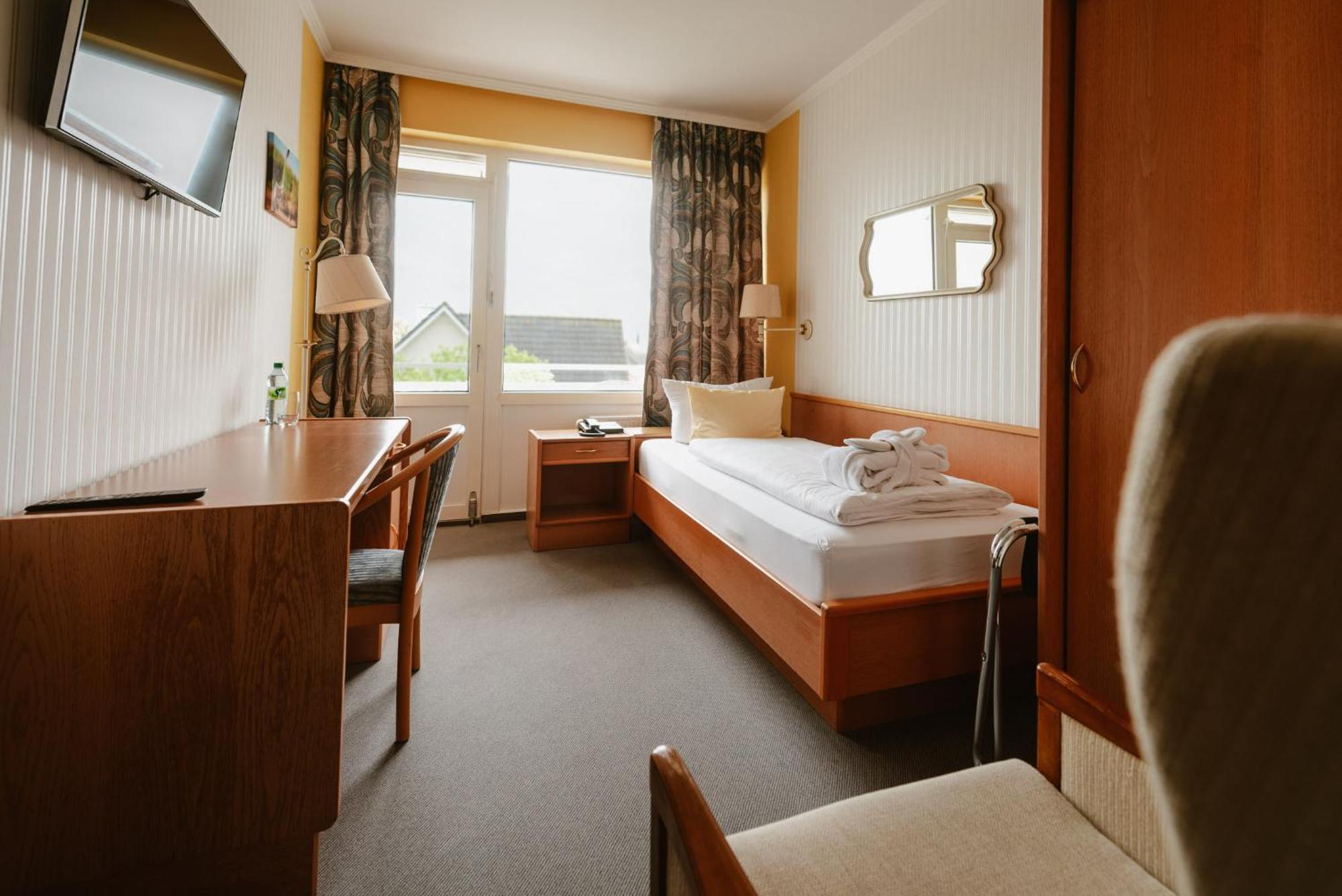 Single Room Balcony