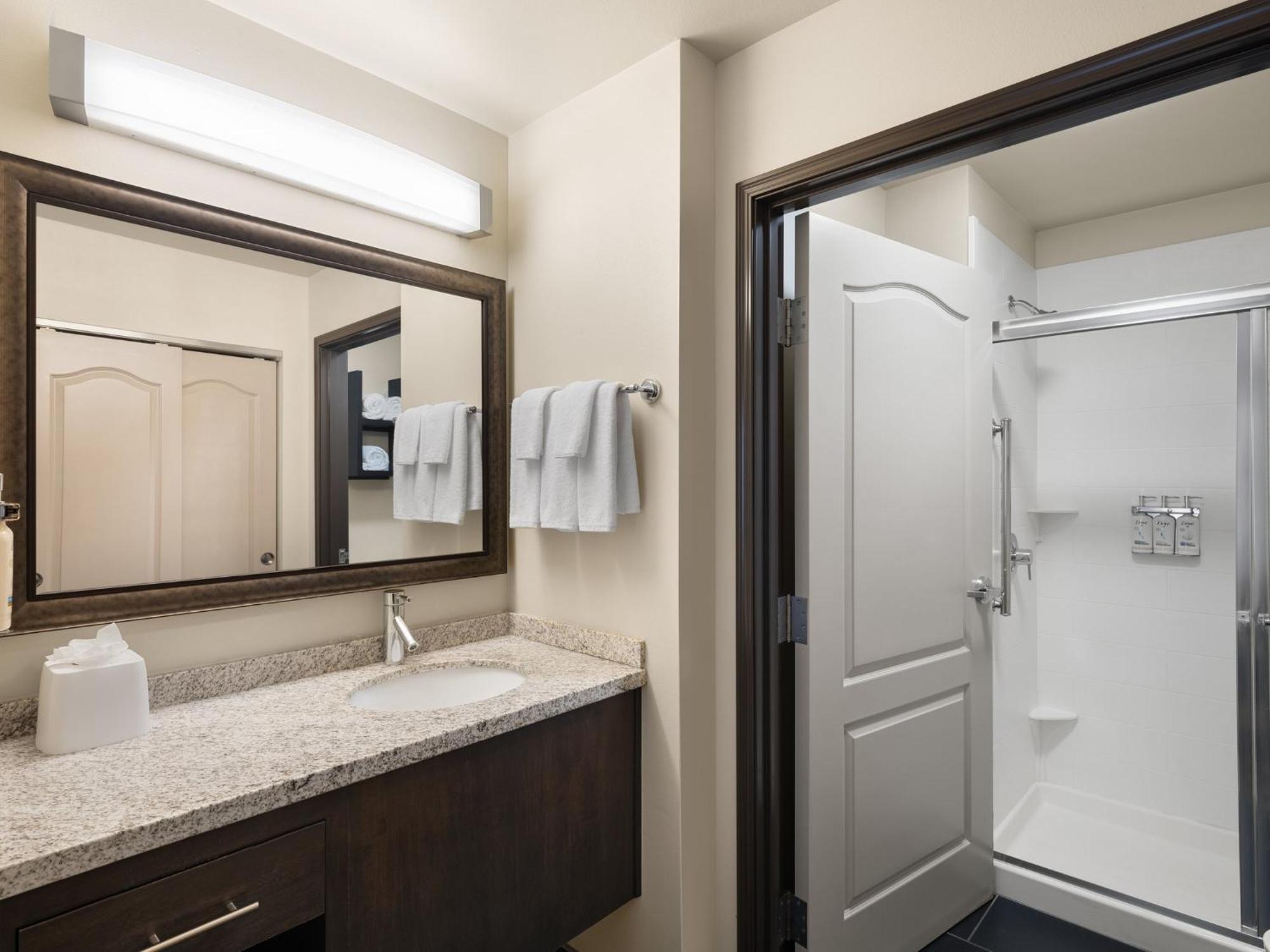 One-Bedroom King Suite