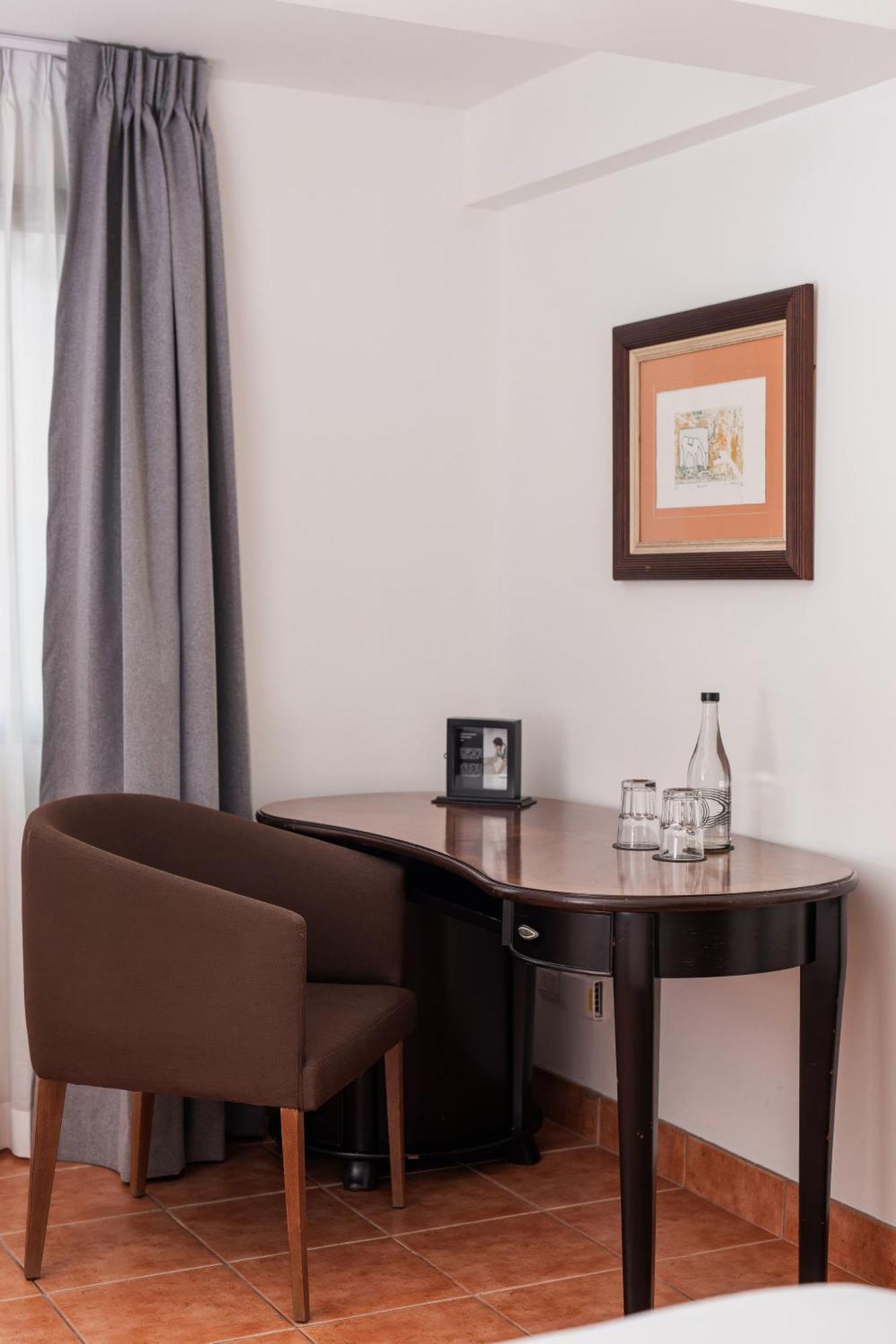 Double Room, King Bed