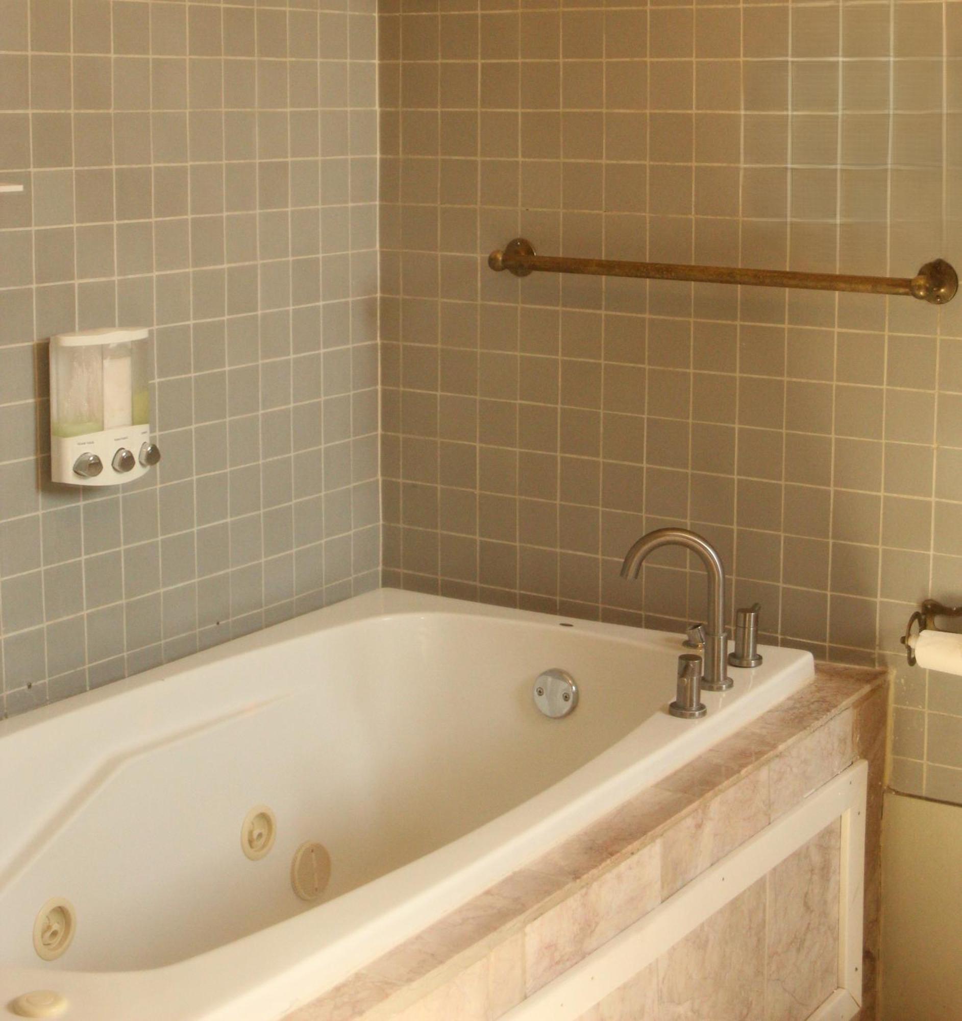 King Room with Spa Bath