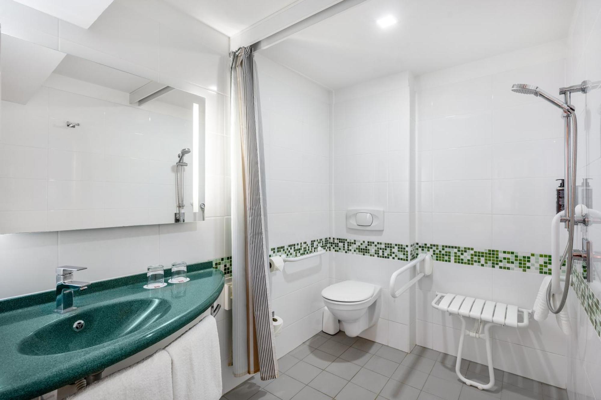 Design Room 2 Single Beds