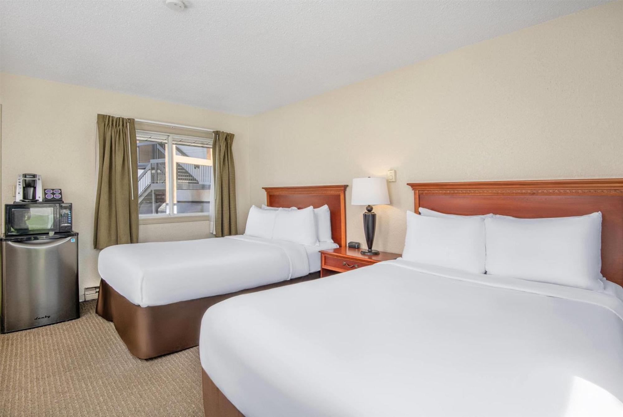 Double Room Two Double Beds Non-Smoking