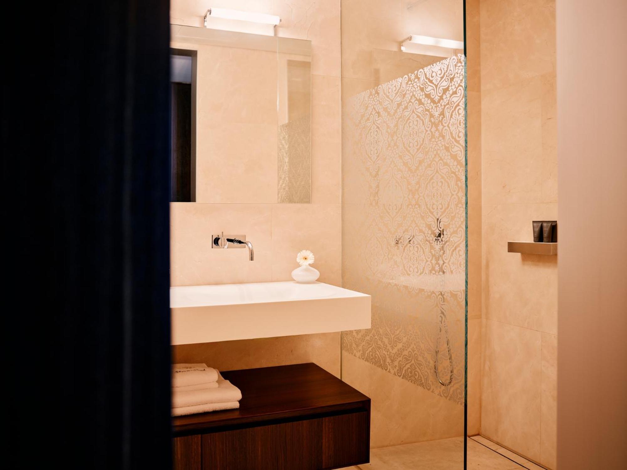 Standard Suite Annex