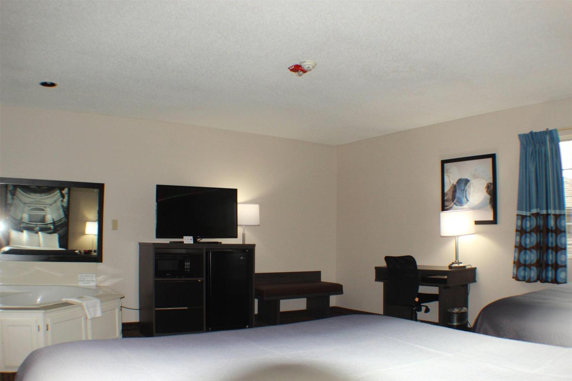 Deluxe Queen Room with Two Queen Beds - Non-Smoking