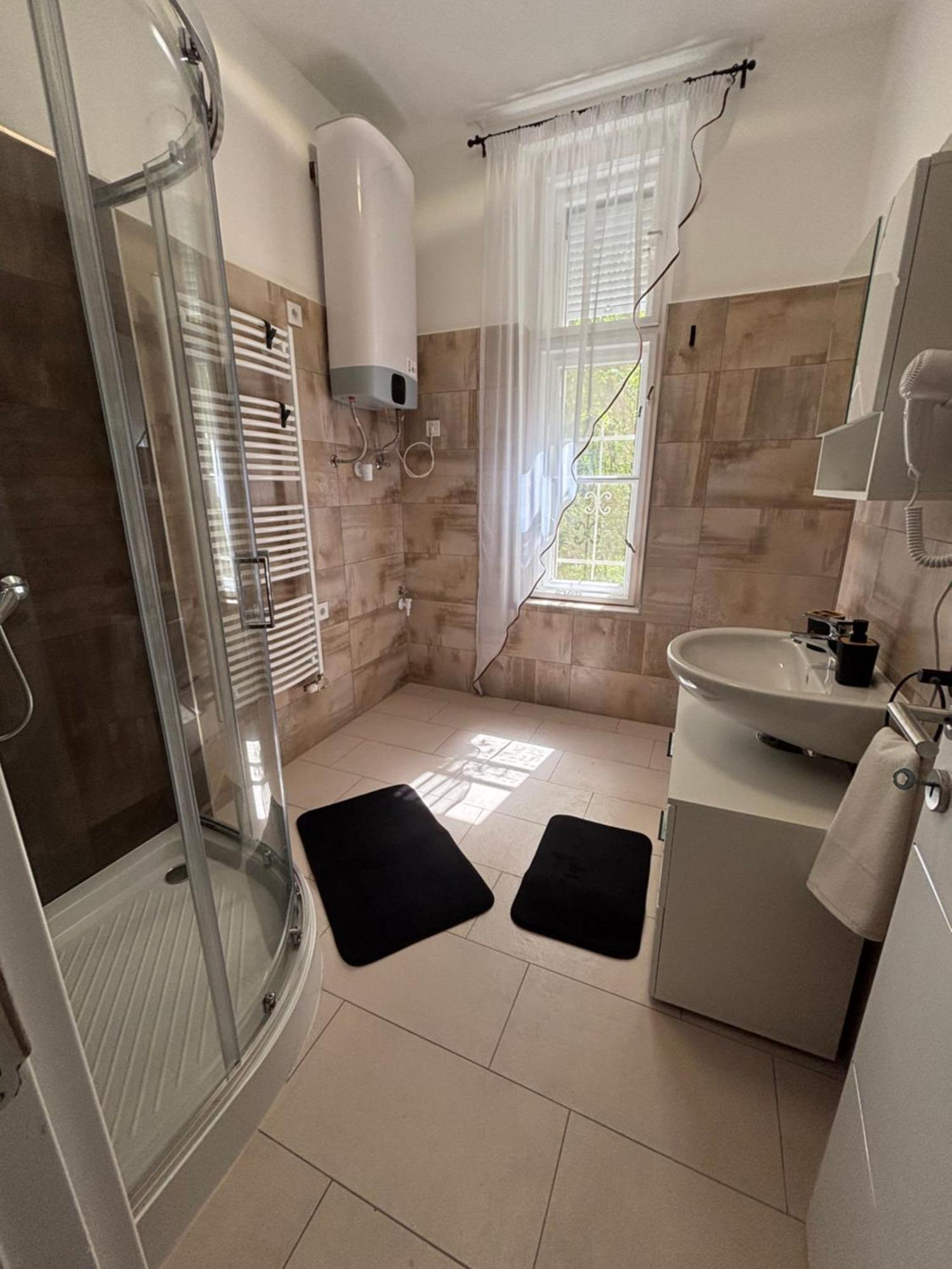One-Bedroom Standard Apartment