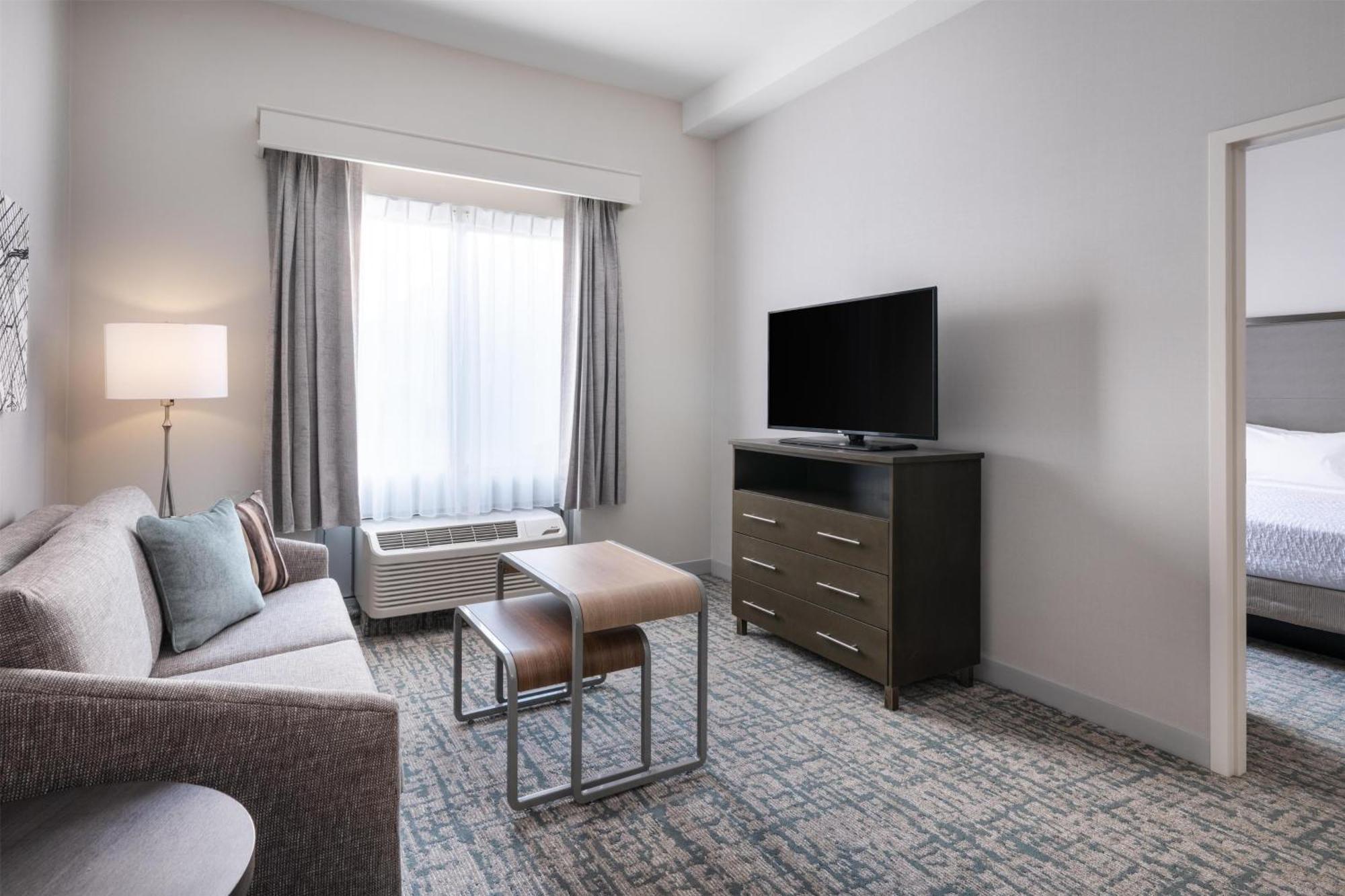 One-Bedroom King Suite Non-Smoking