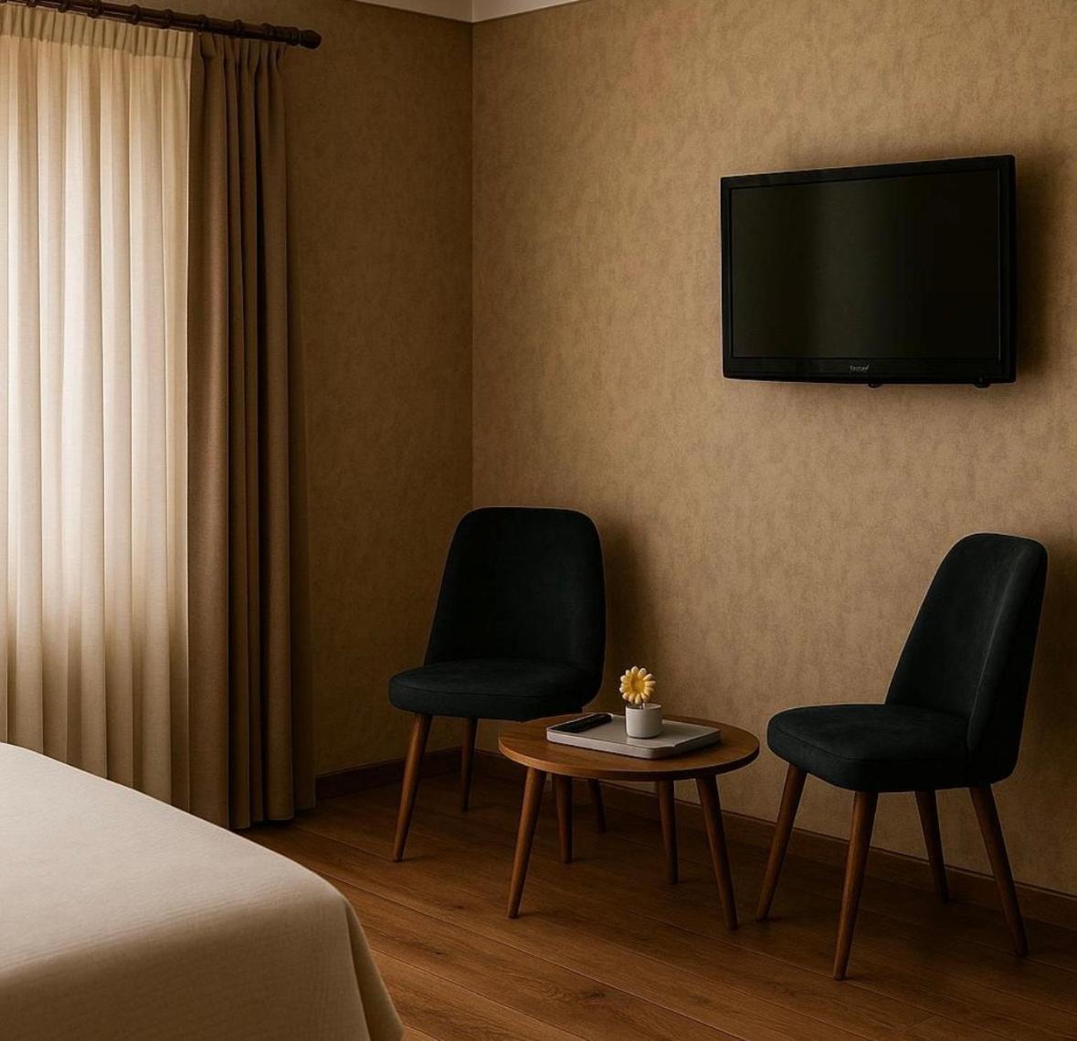 Twin Room,1674790825:JPEG