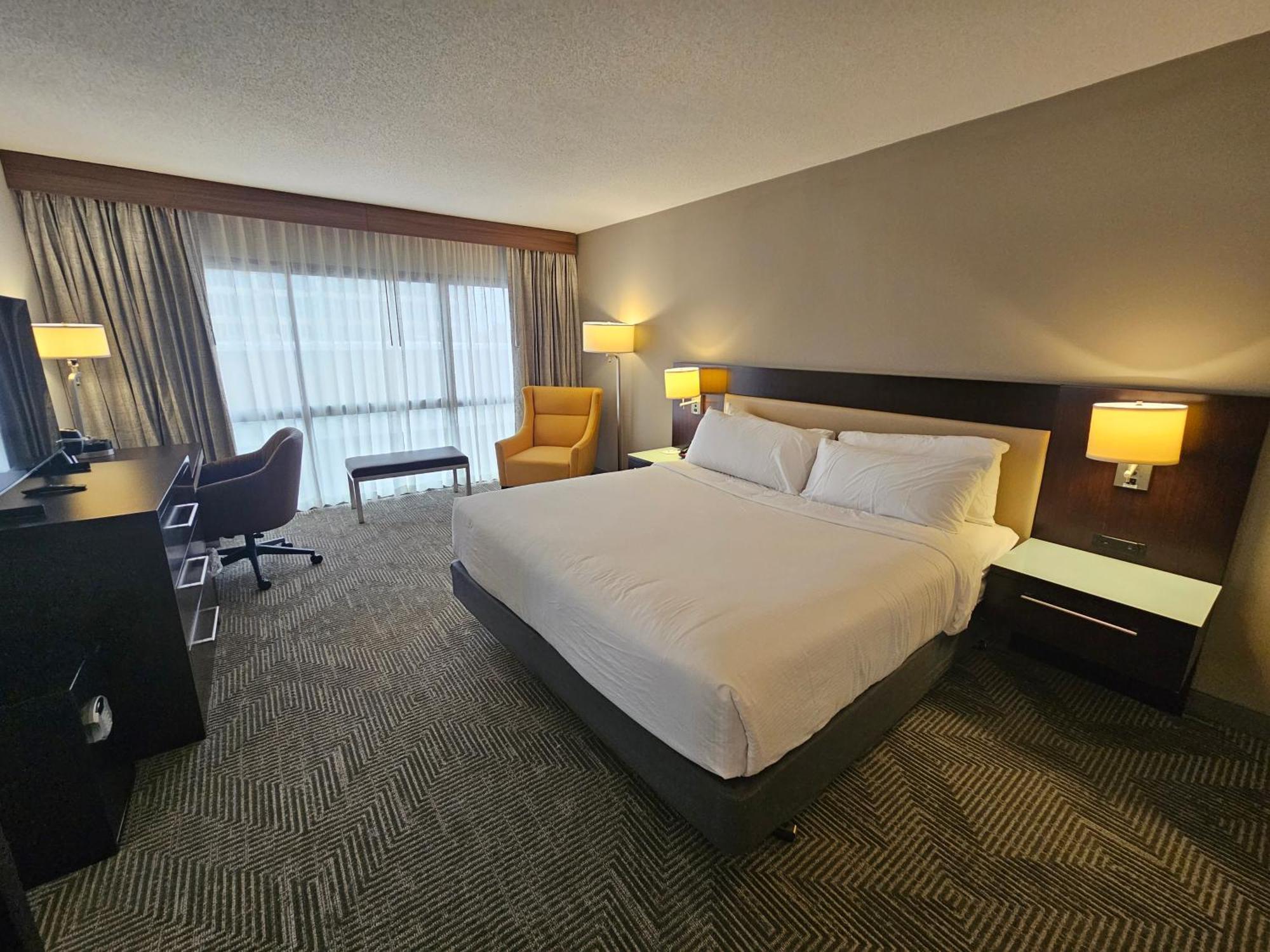Executive King Suite - Non-Smoking