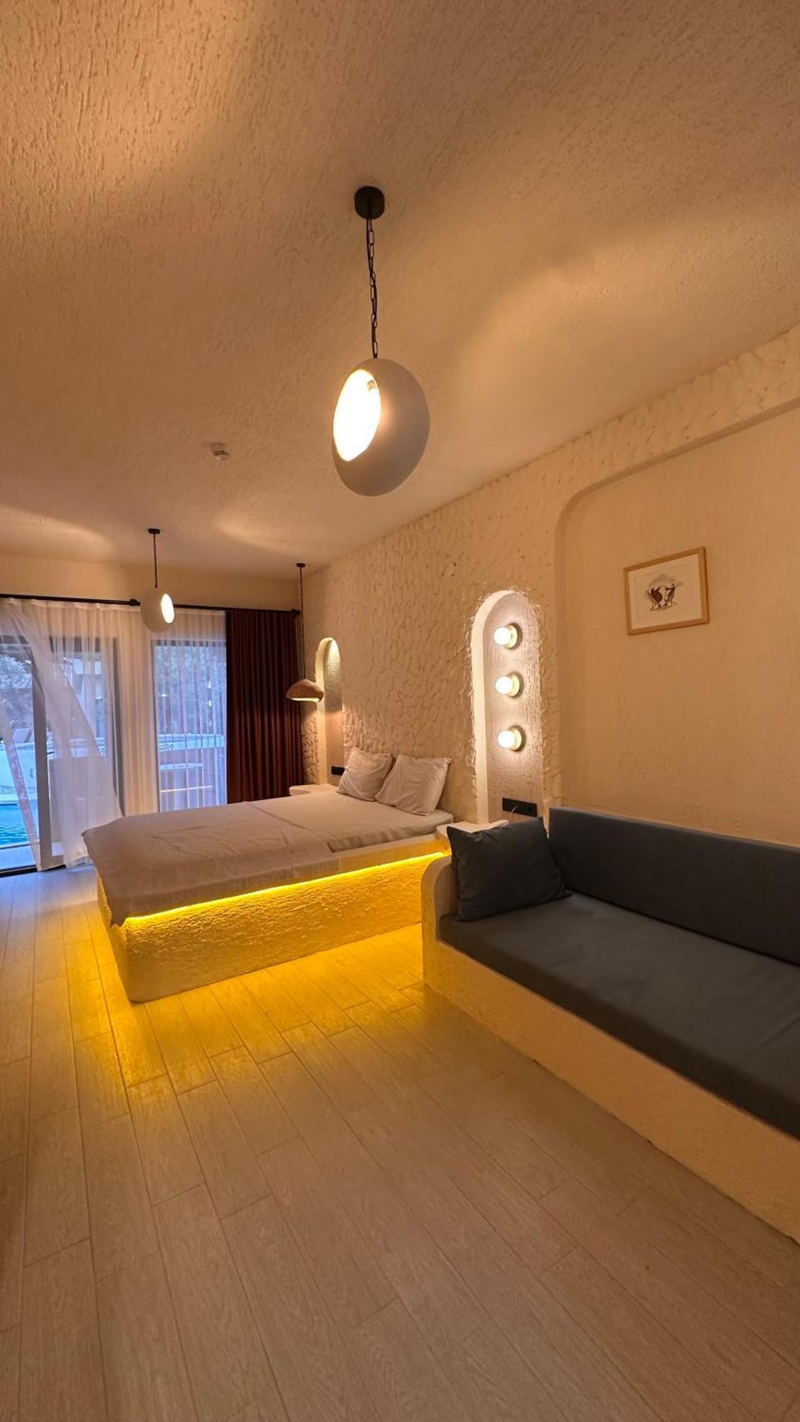 Deluxe Double or Twin Room Pool Access