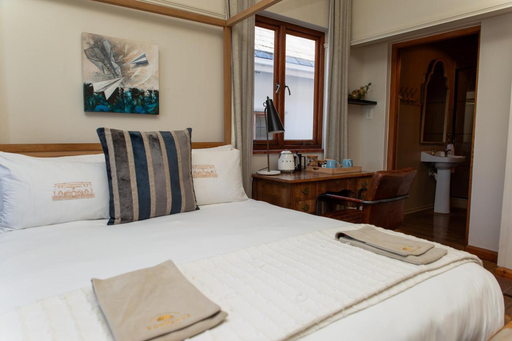 Double or Twin Room with Sea View