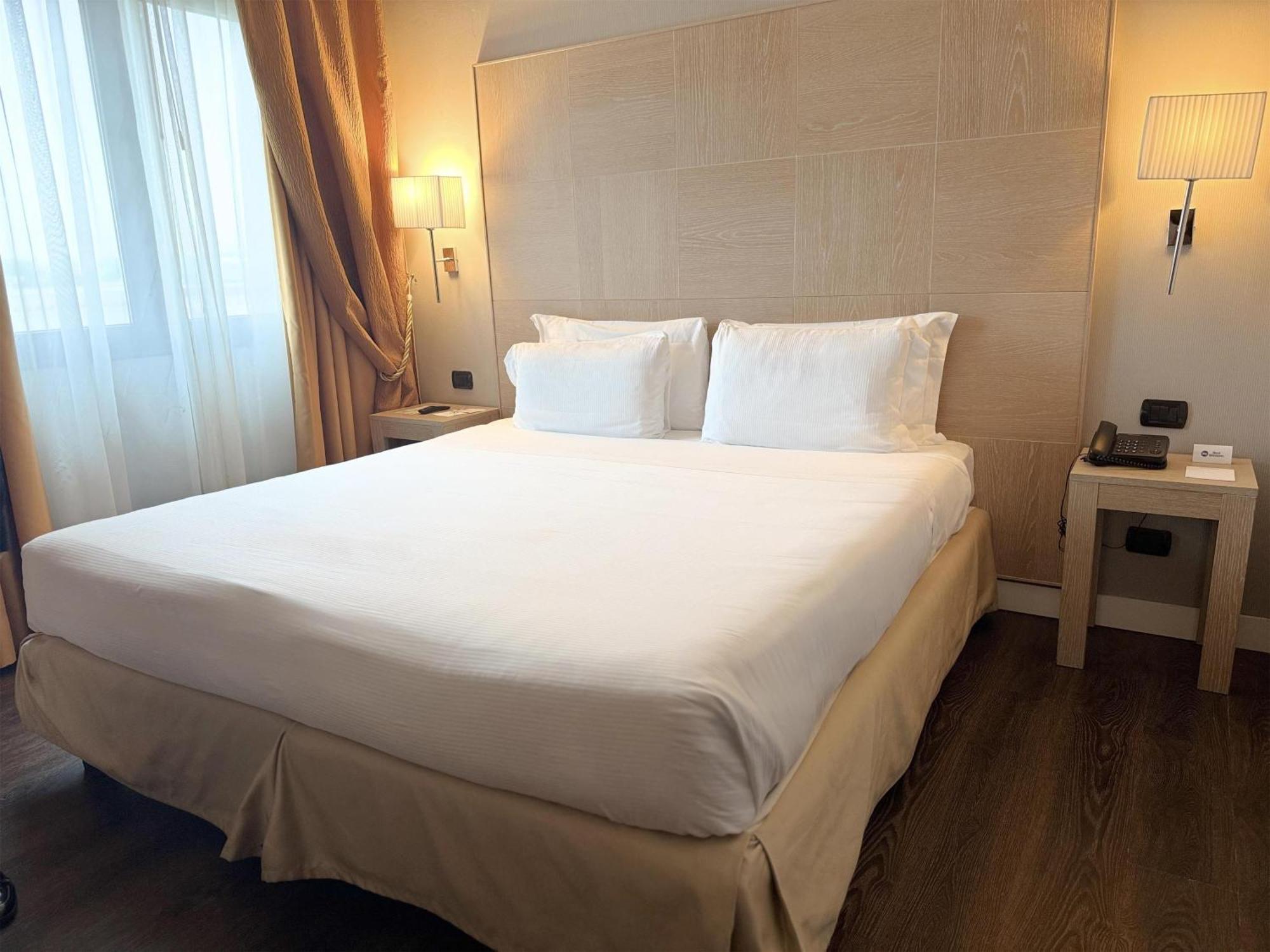Standard Queen Room