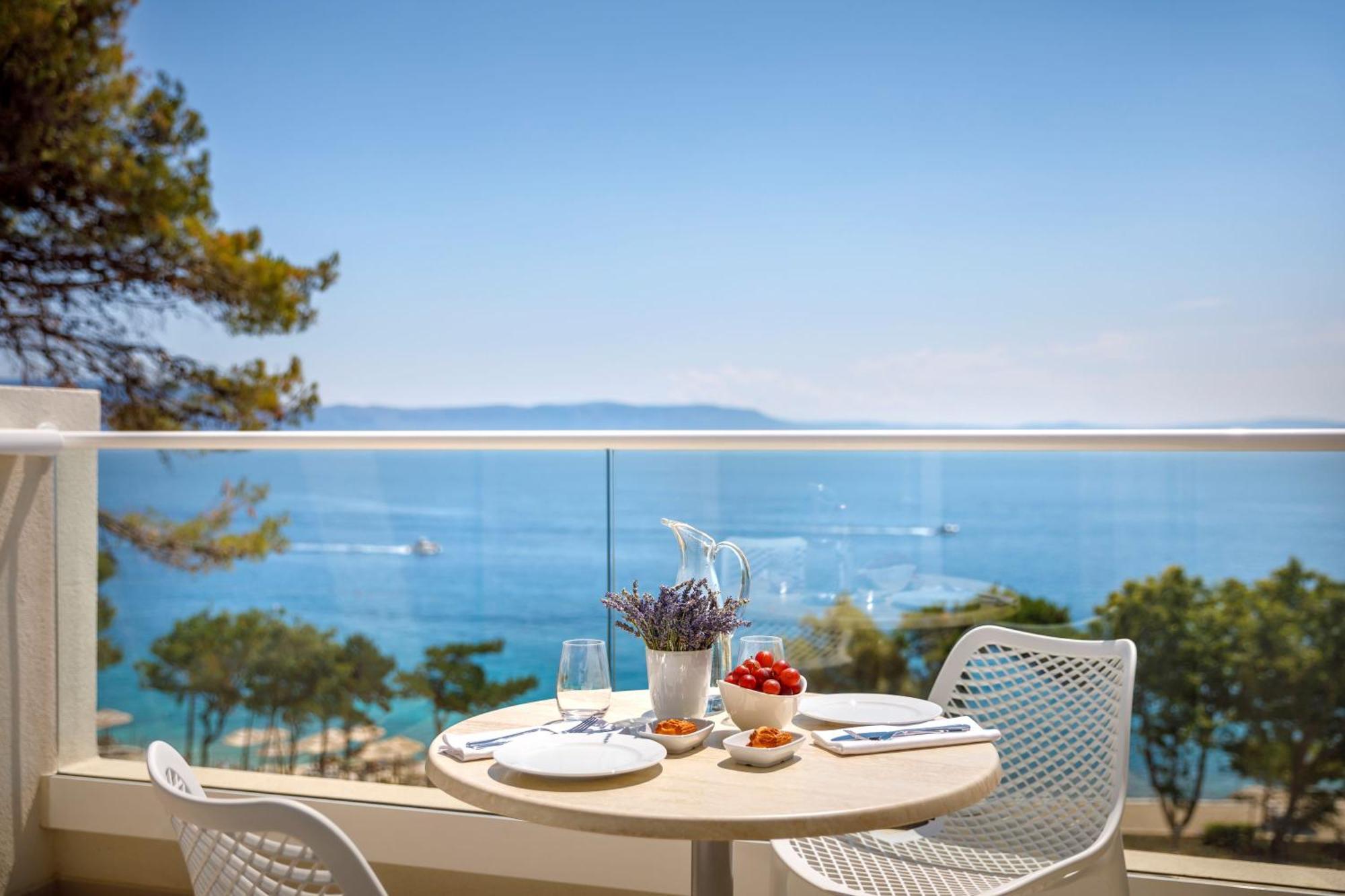 Junior Suite 21 Seaview Designed Adults