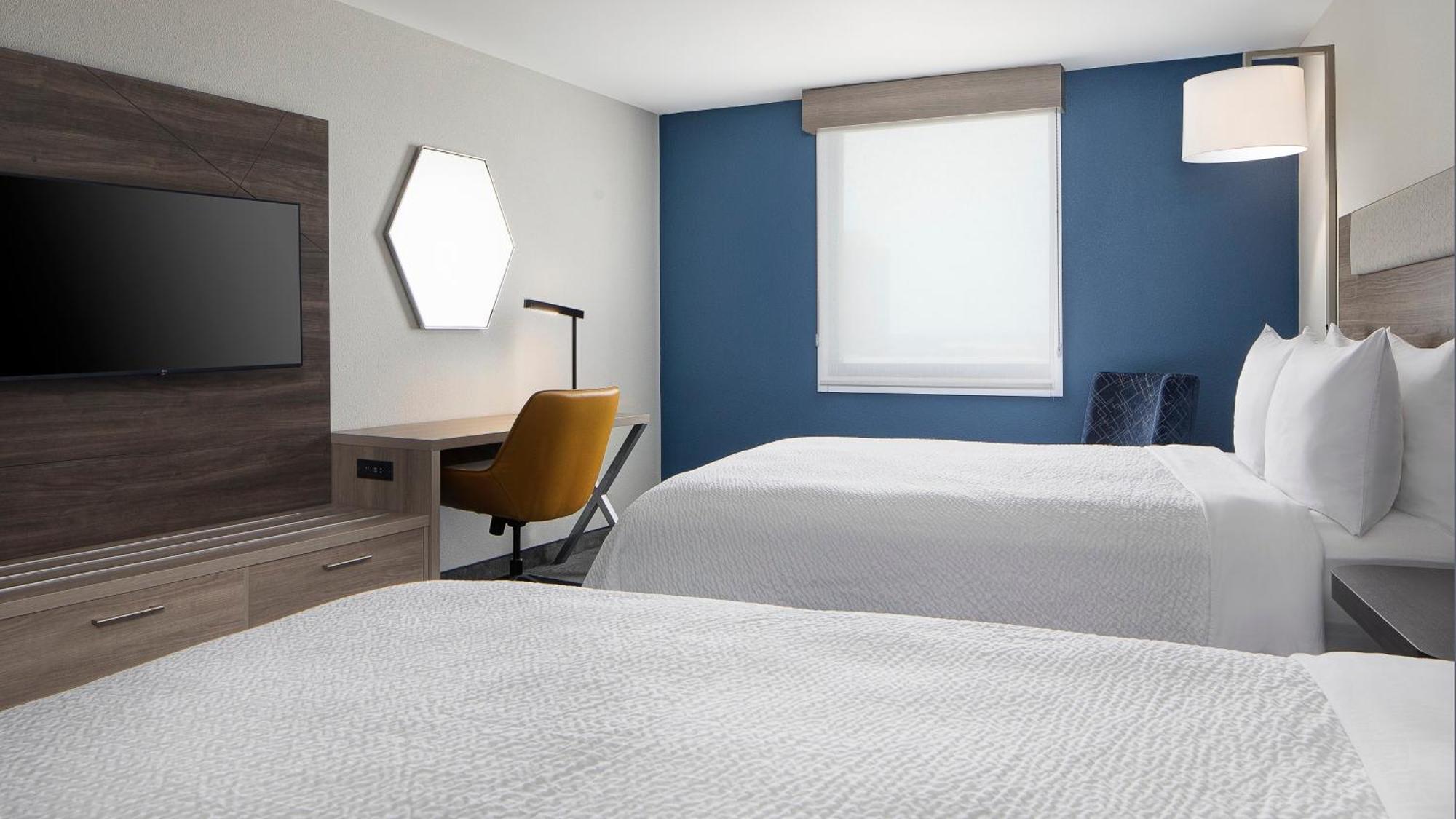 Standard Queen Room Two Queen Beds