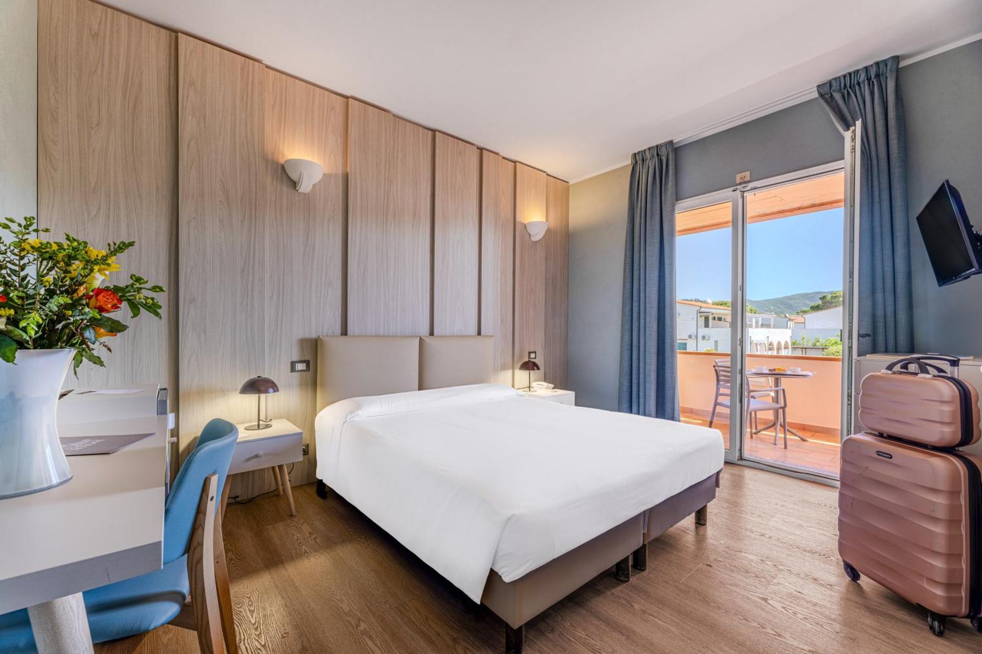Superior Double Room Side Sea View