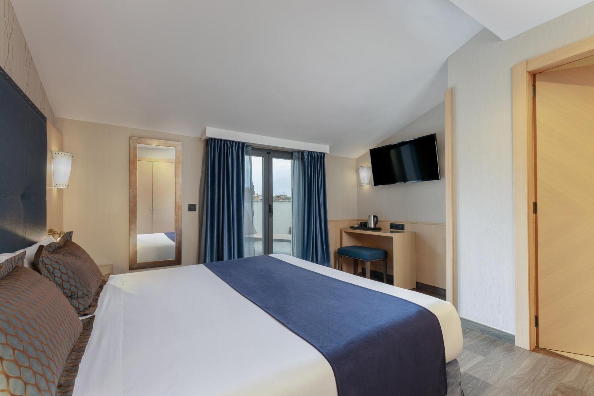 Double or Twin Room Terrace