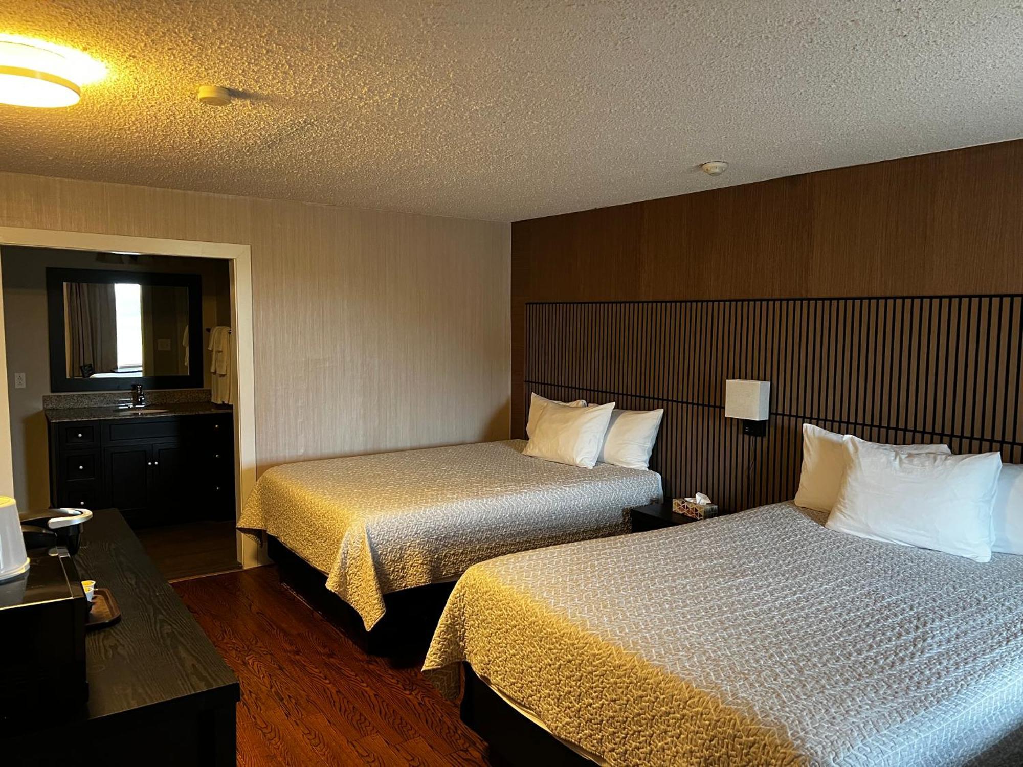 Queen Room with Two Queen Beds - Ground Floor