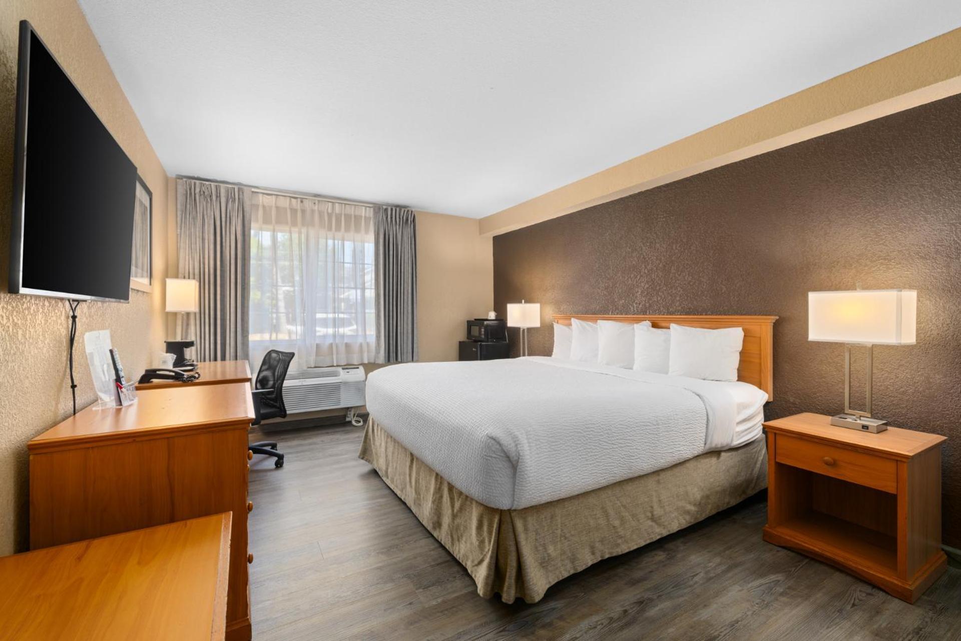 King Room Mobility or Hearing Impaired Access Non-Smoking