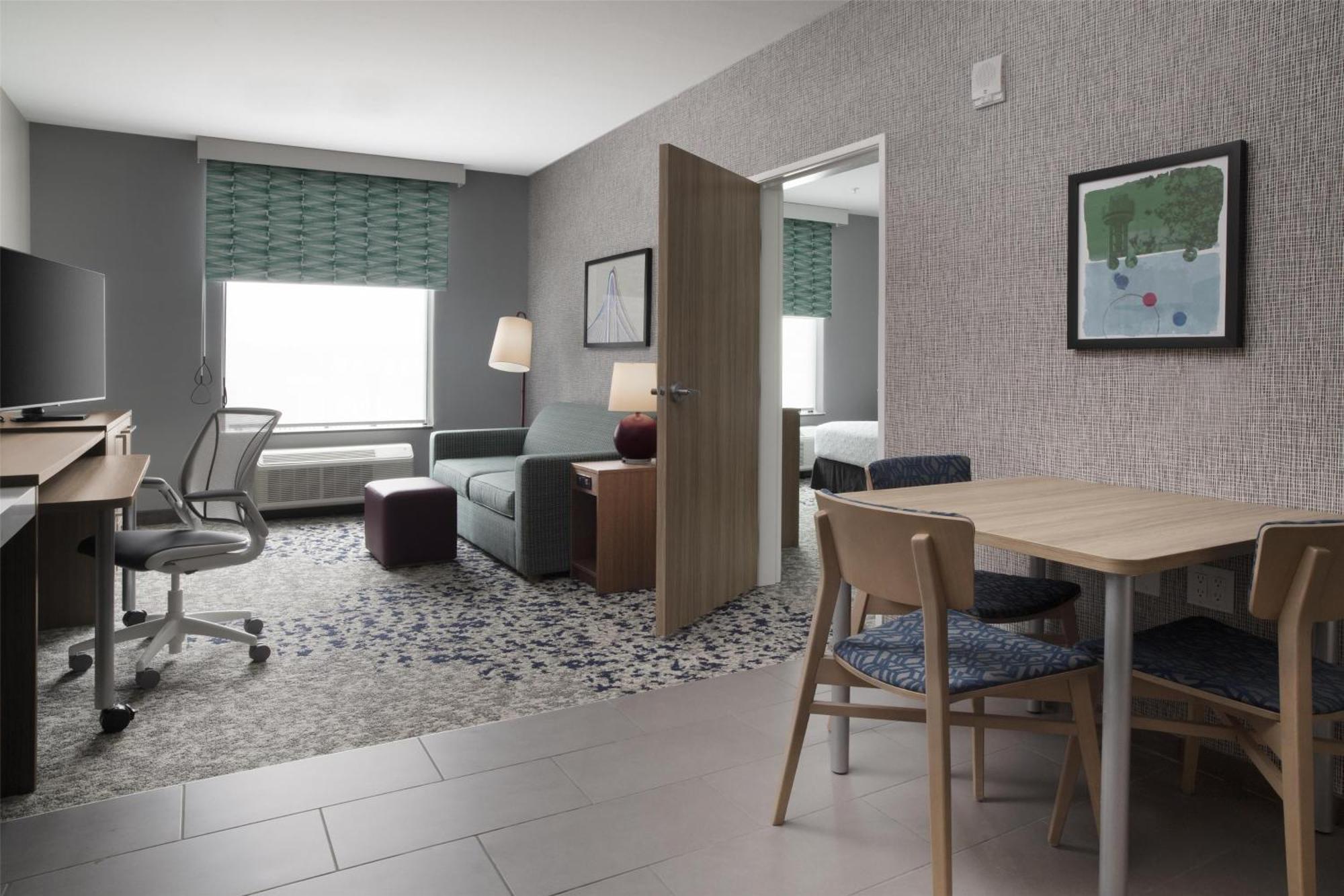 One-Bedroom King Suite with Bath Tub - Mobility Accessible