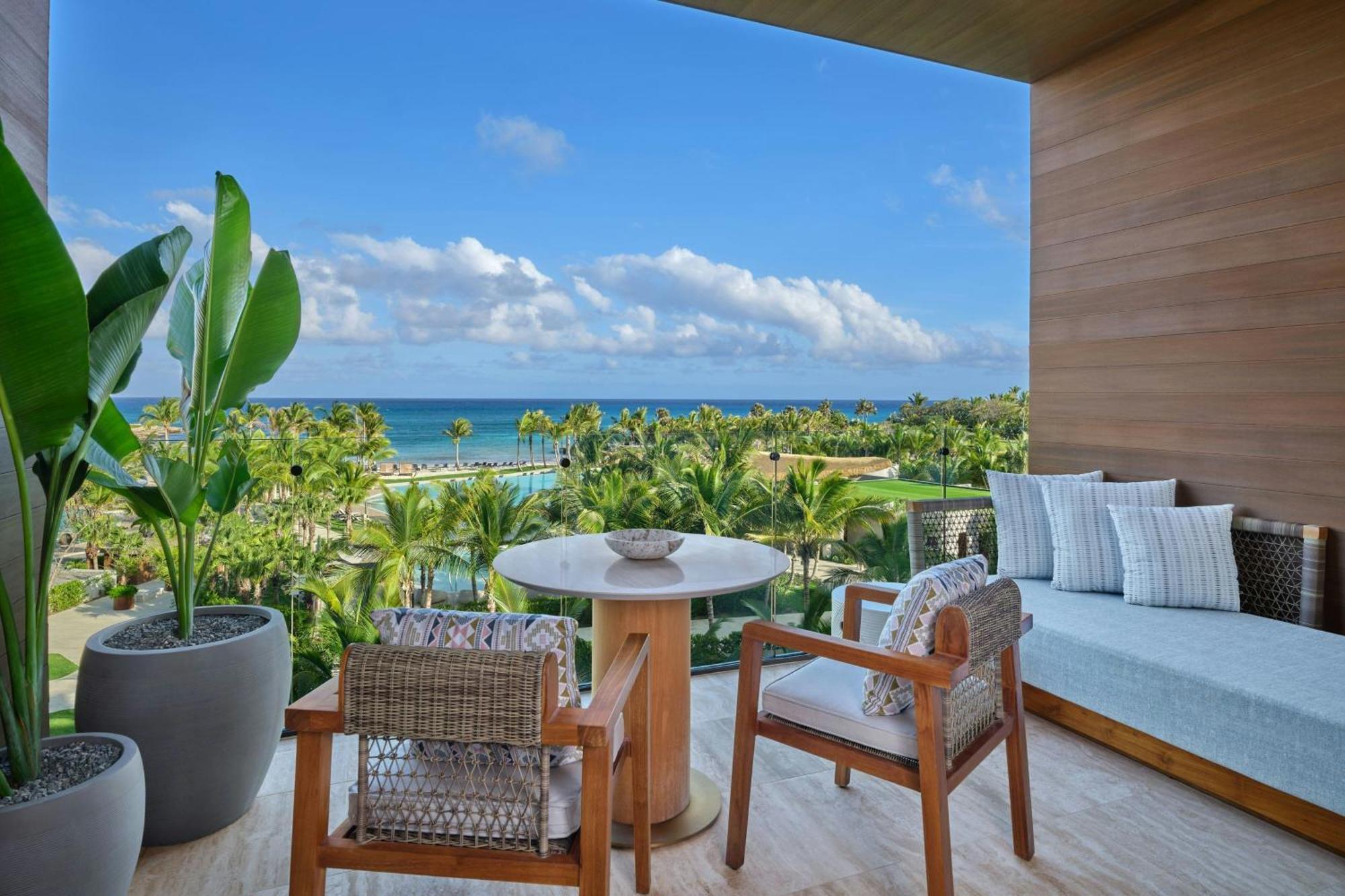 Grand Luxe Queen Room Two Queen Beds Balcony Ocean View,1684097835:JPEG