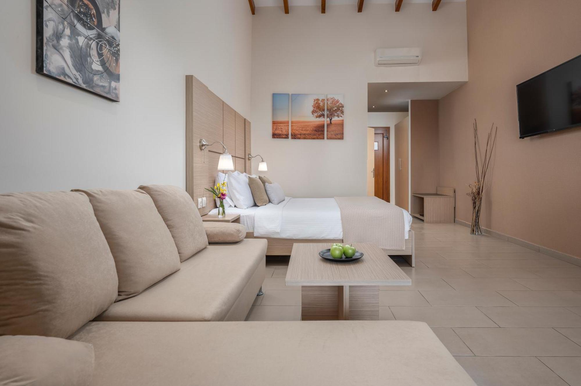 Suite with Garden View