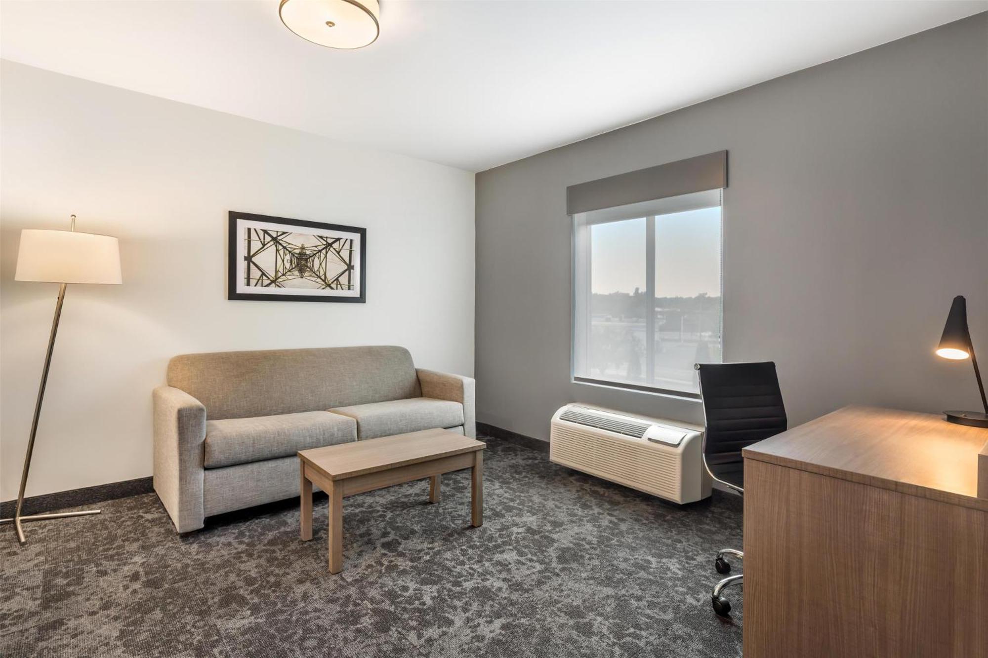 King Suite with Sofa Bed - Non-Smoking