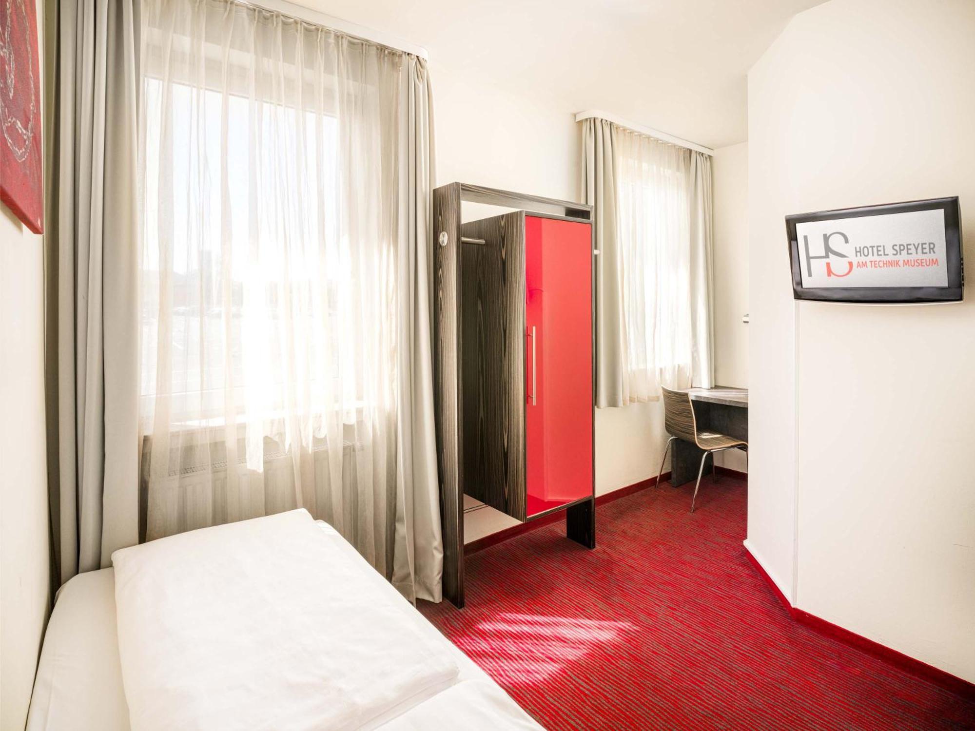 Classic Single Room