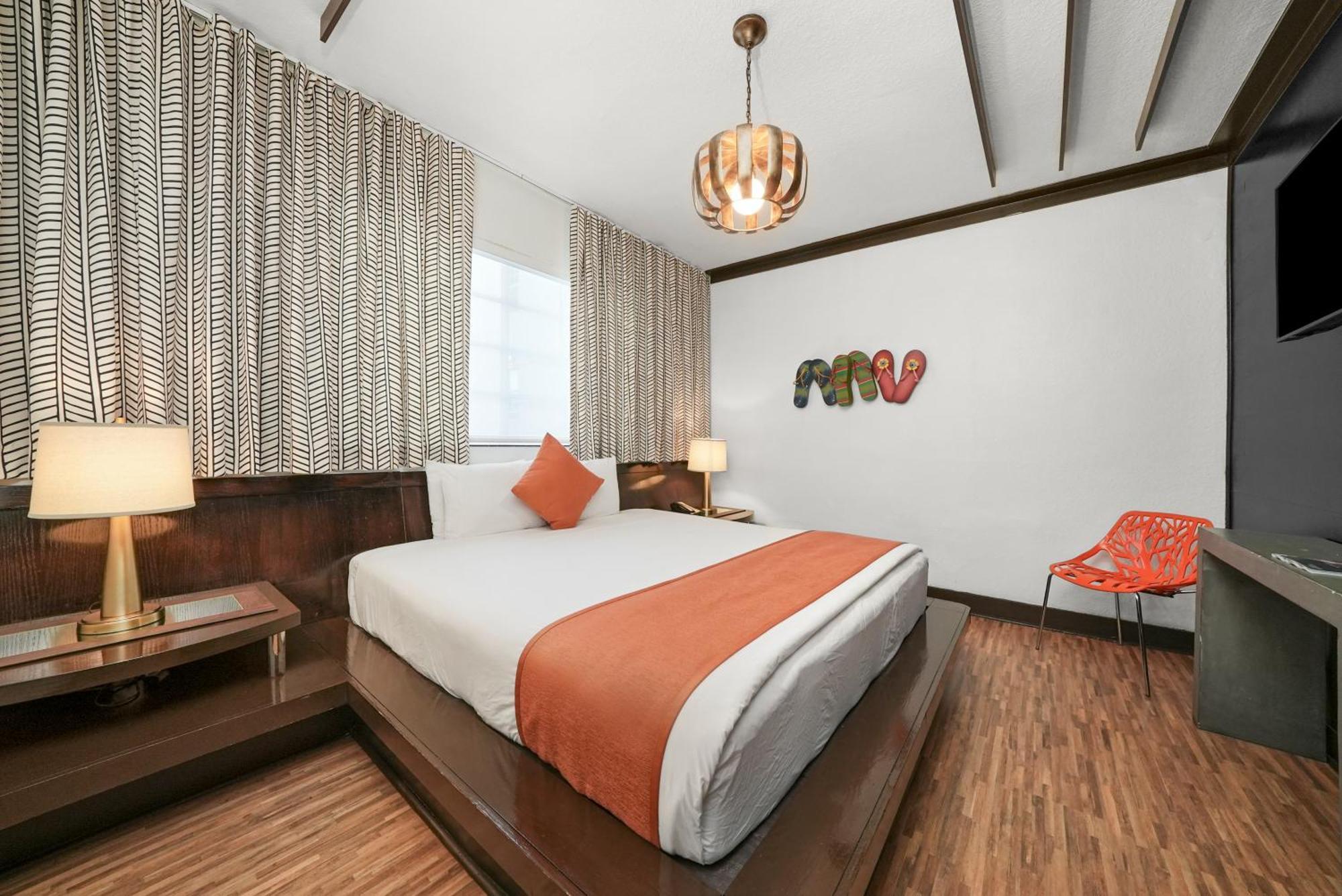 Standard King Room
