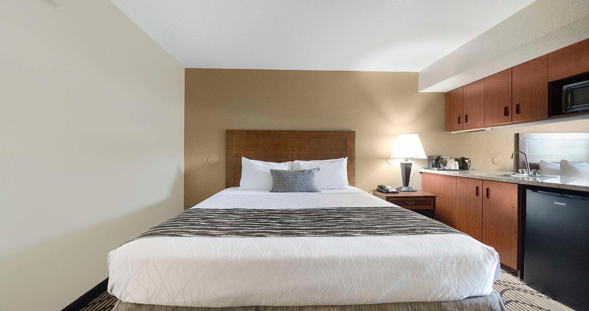 Queen Room Two Queen Beds Wet Bar