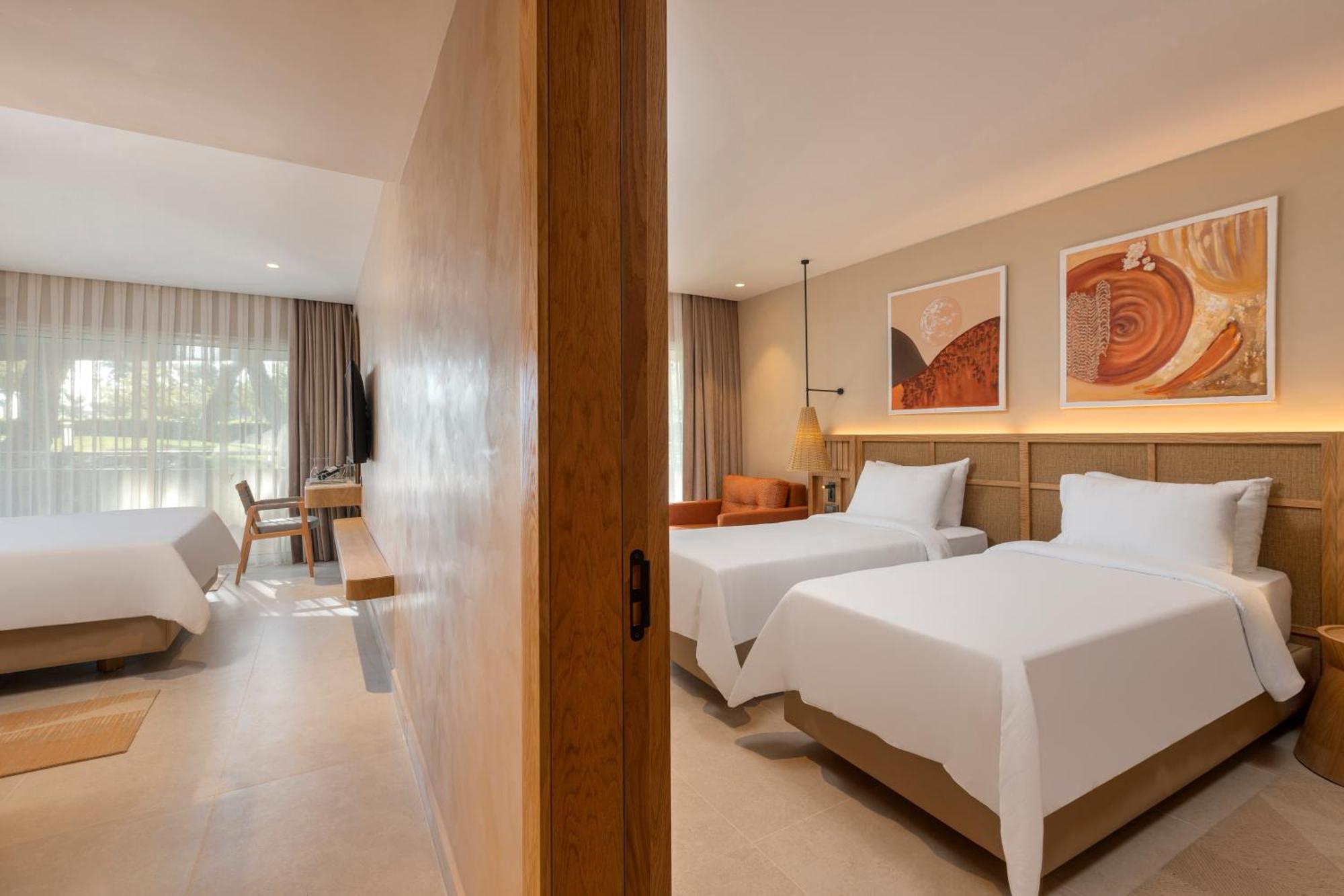 Deluxe Family Suite Garden view