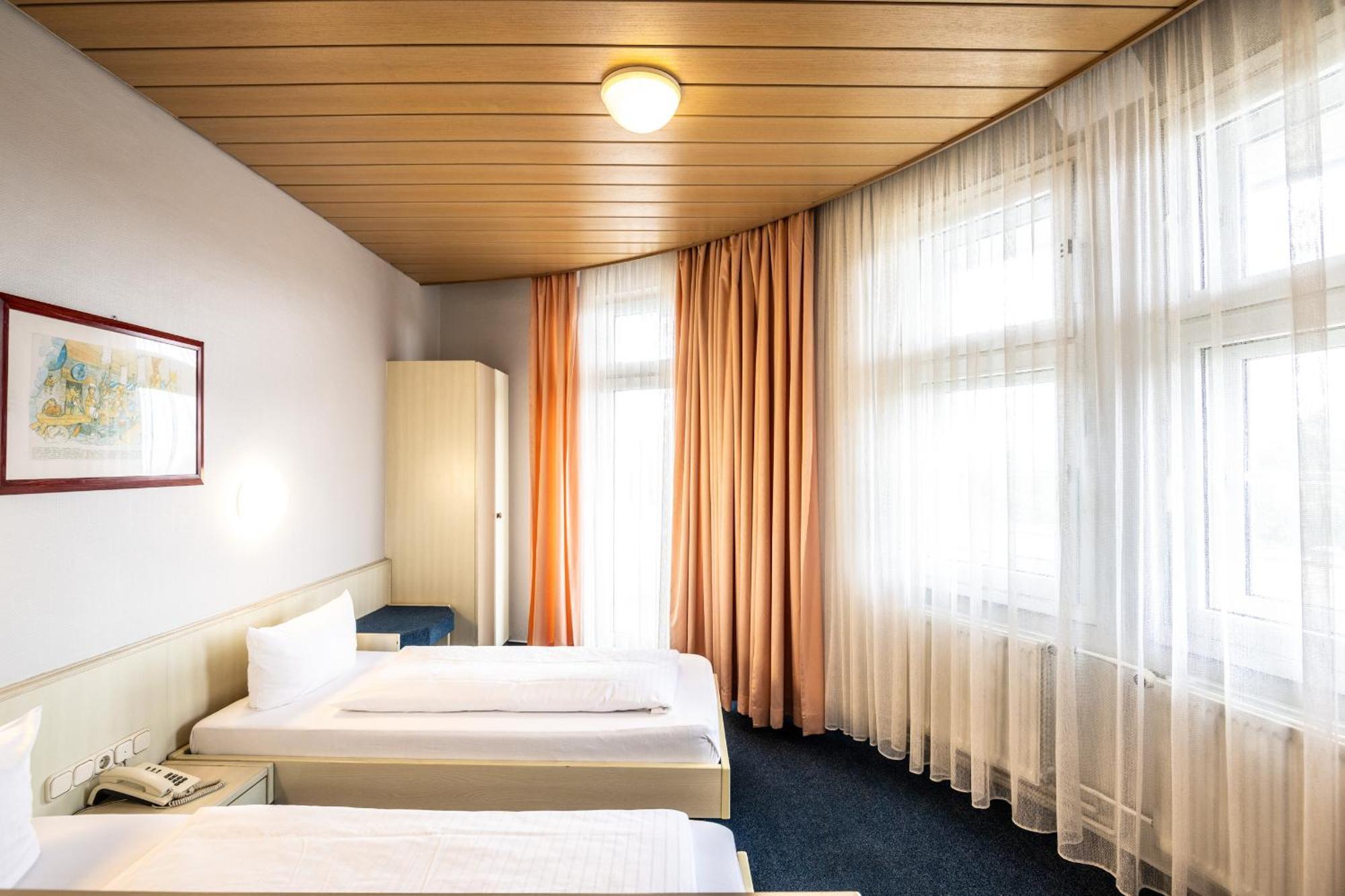 Large Twin Room