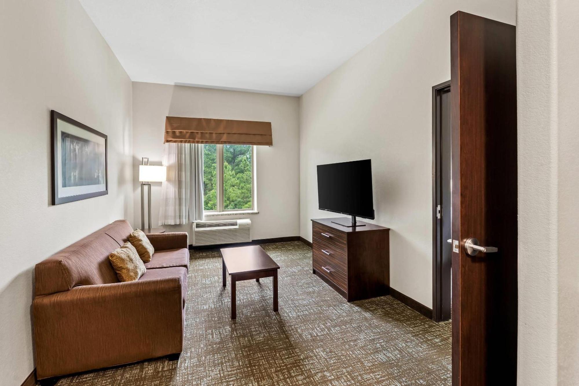 Suite with 1 King Bed and Kitchen
